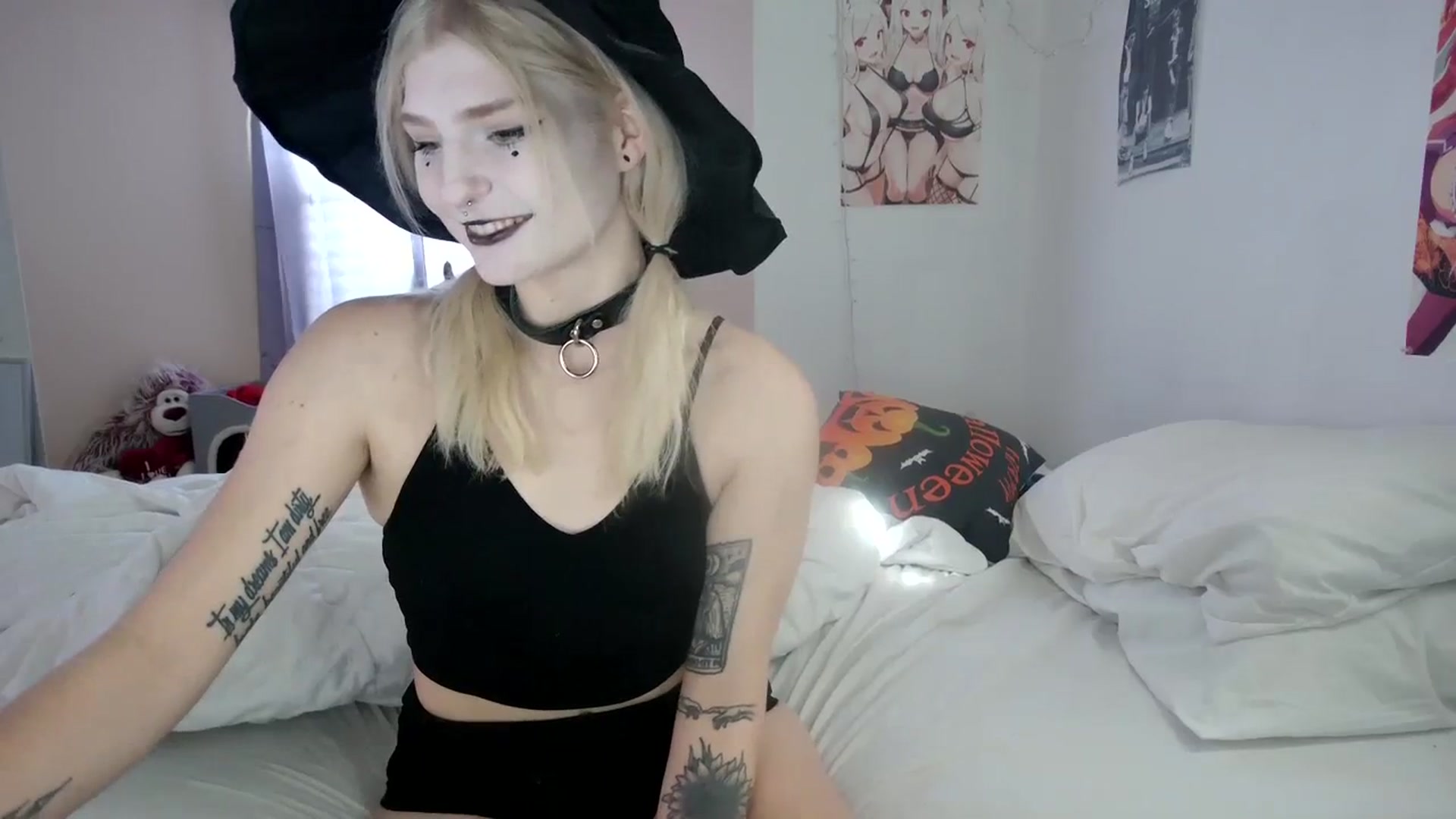 Gallery image thumbnail from DuckChan0's myfreecams stream on, 10/31/2023, 16:26 image 19 of 20