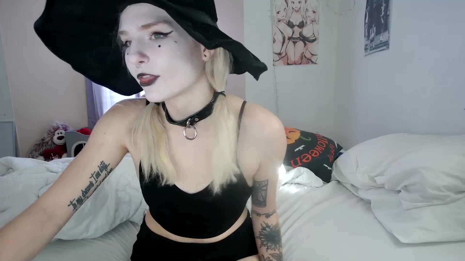 Gallery image thumbnail from DuckChan0's myfreecams stream on, 10/31/2023, 16:26 image 12 of 20