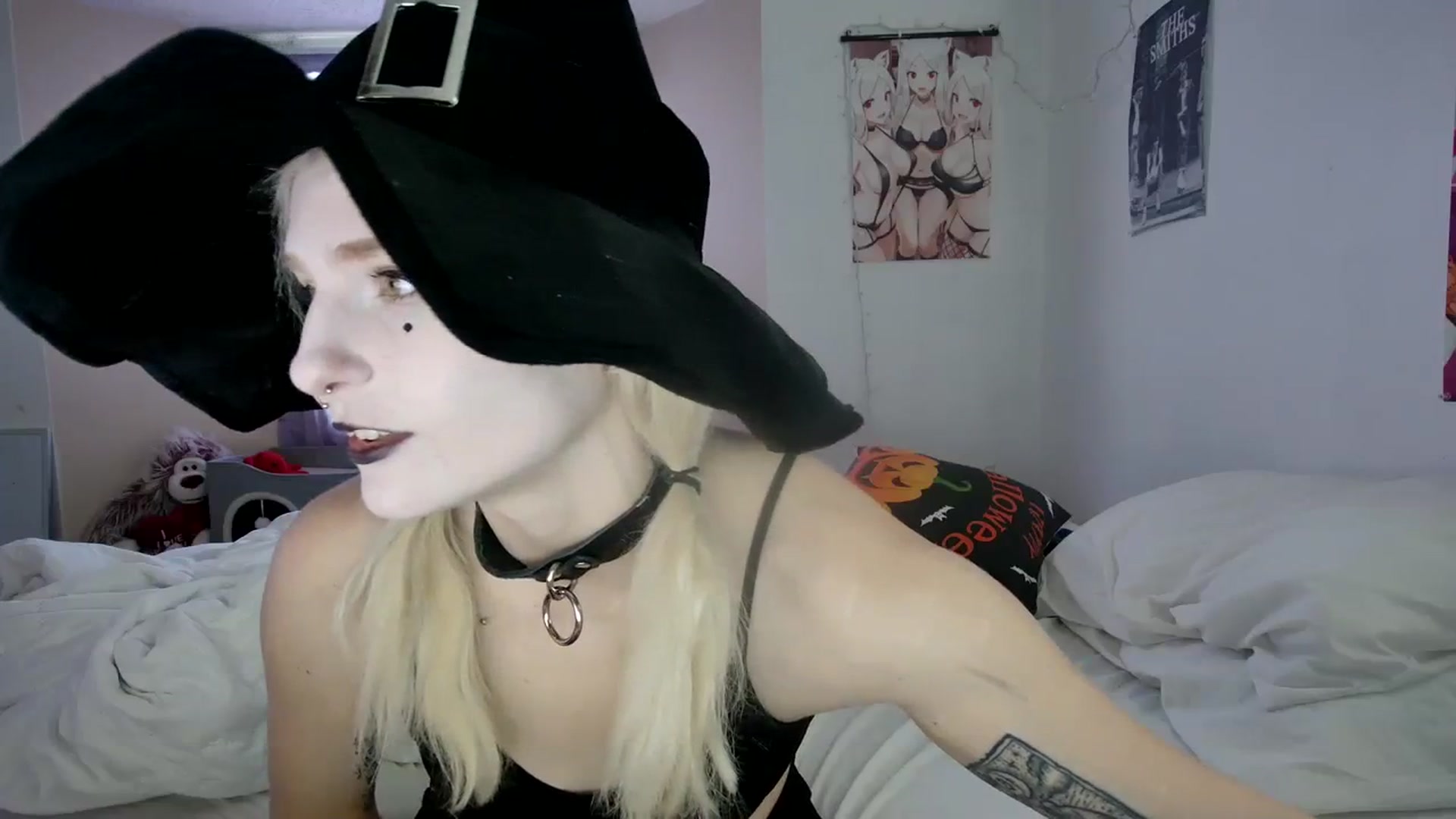 Gallery image thumbnail from DuckChan0's myfreecams stream on, 10/31/2023, 16:26 image 15 of 20