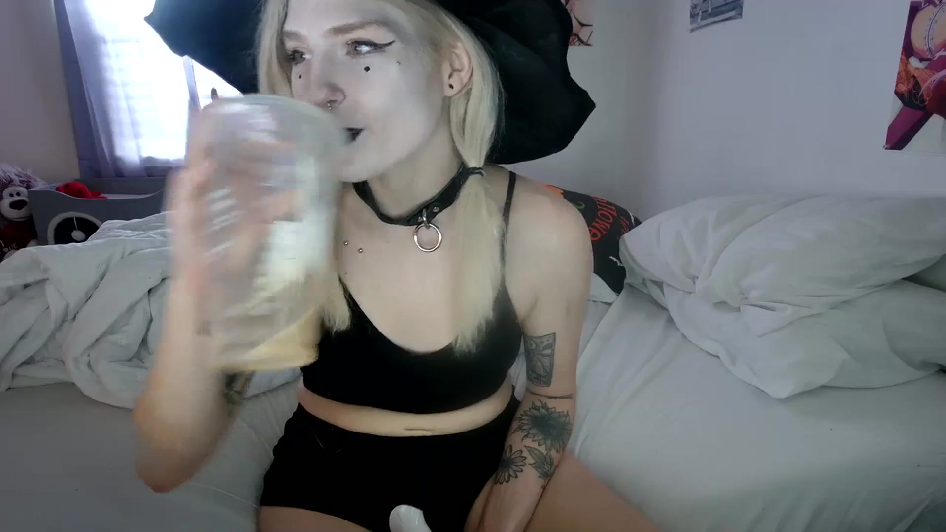 Gallery image thumbnail from DuckChan0's myfreecams stream on, 10/31/2023, 17:10 image 14 of 20