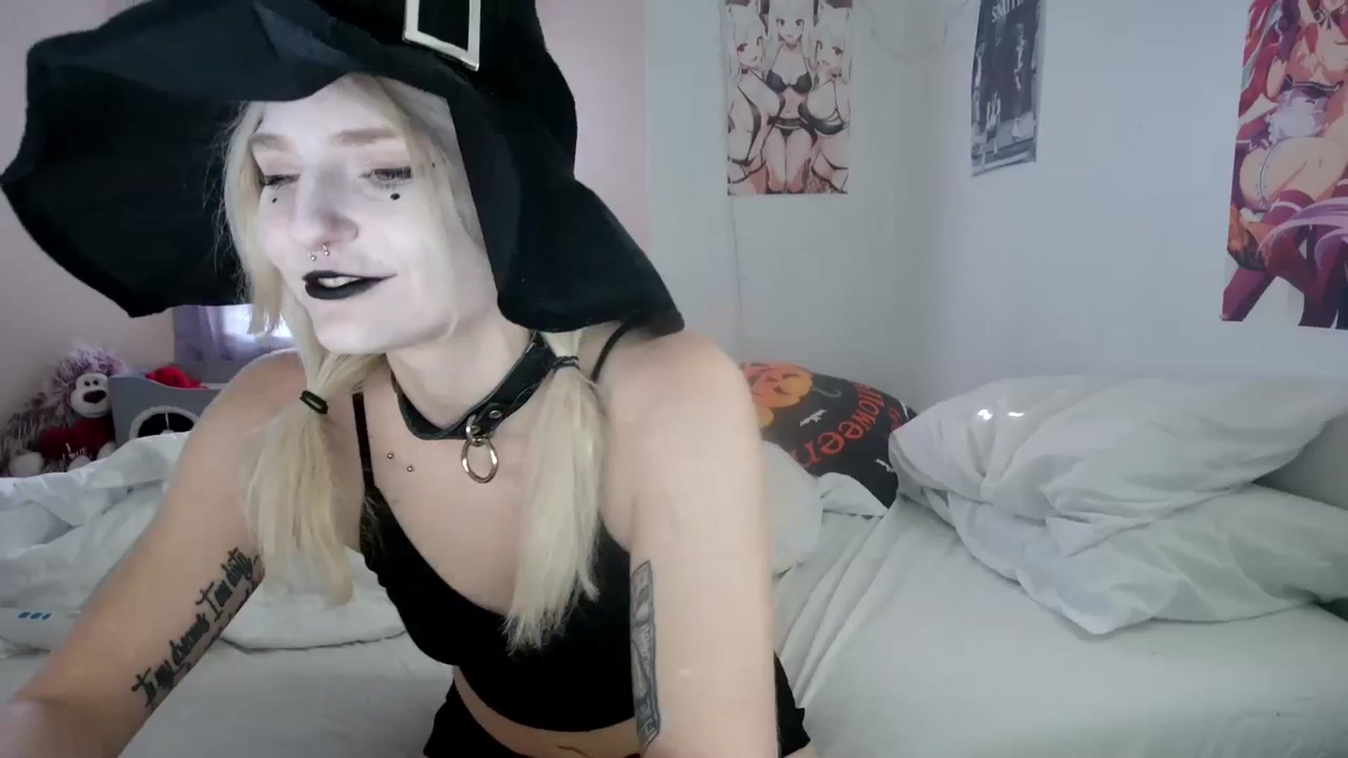 Gallery image thumbnail from DuckChan0's myfreecams stream on, 10/31/2023, 17:10 image 6 of 20