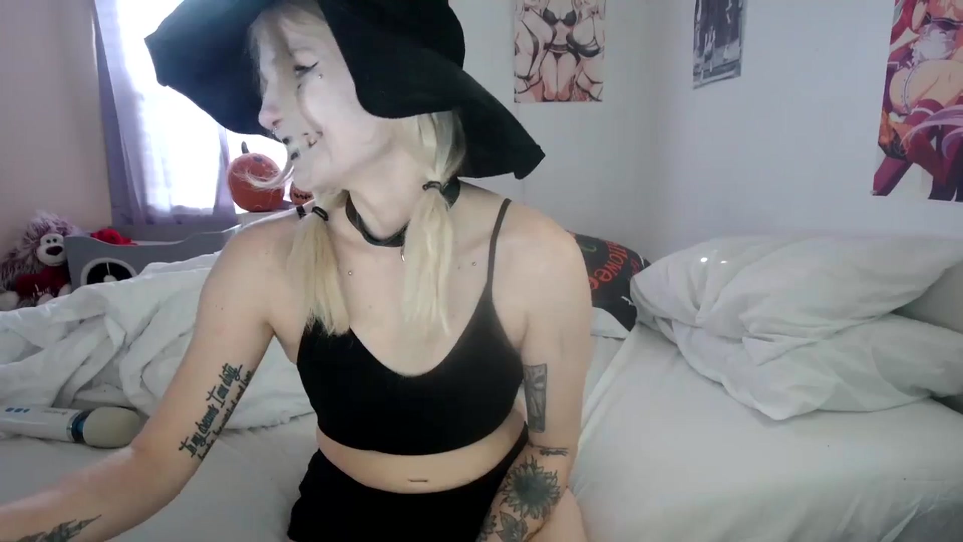 Gallery image thumbnail from DuckChan0's myfreecams stream on, 10/31/2023, 17:10 image 9 of 20