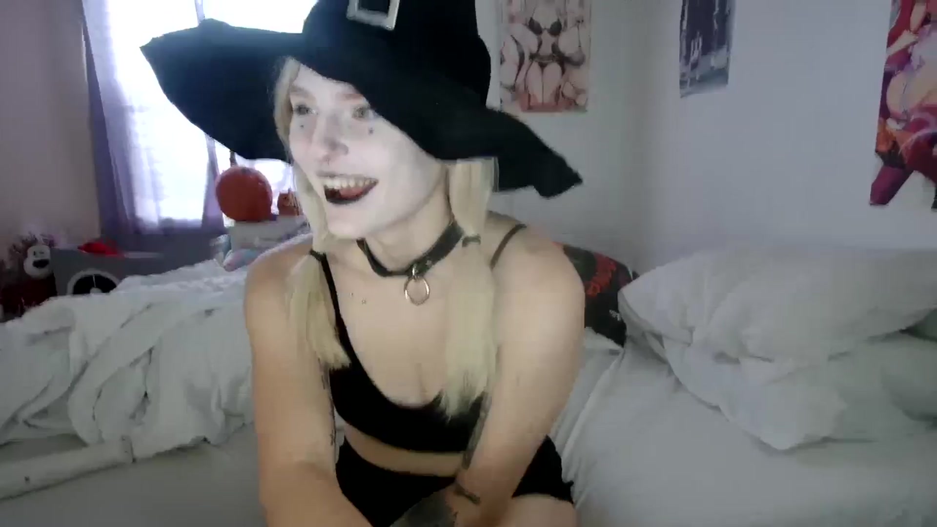 Gallery image thumbnail from DuckChan0's myfreecams stream on, 10/31/2023, 17:10 image 18 of 20