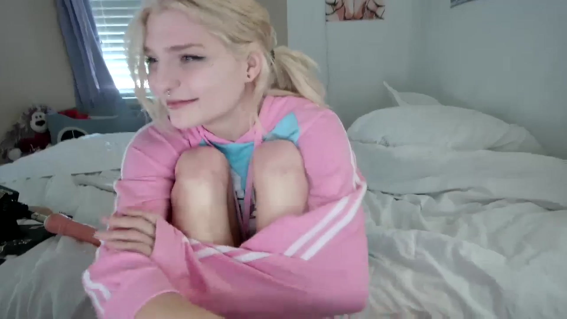 Gallery image thumbnail from DuckChan0's myfreecams stream on, 11/02/2023, 17:06 image 9 of 20