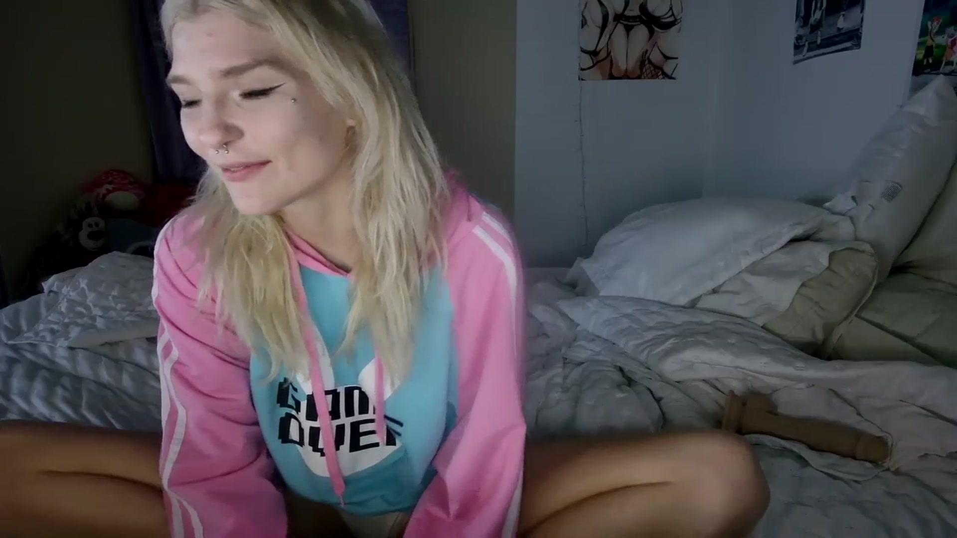 Gallery image thumbnail from DuckChan0's myfreecams stream on, 11/11/2023, 24:01 image 18 of 20