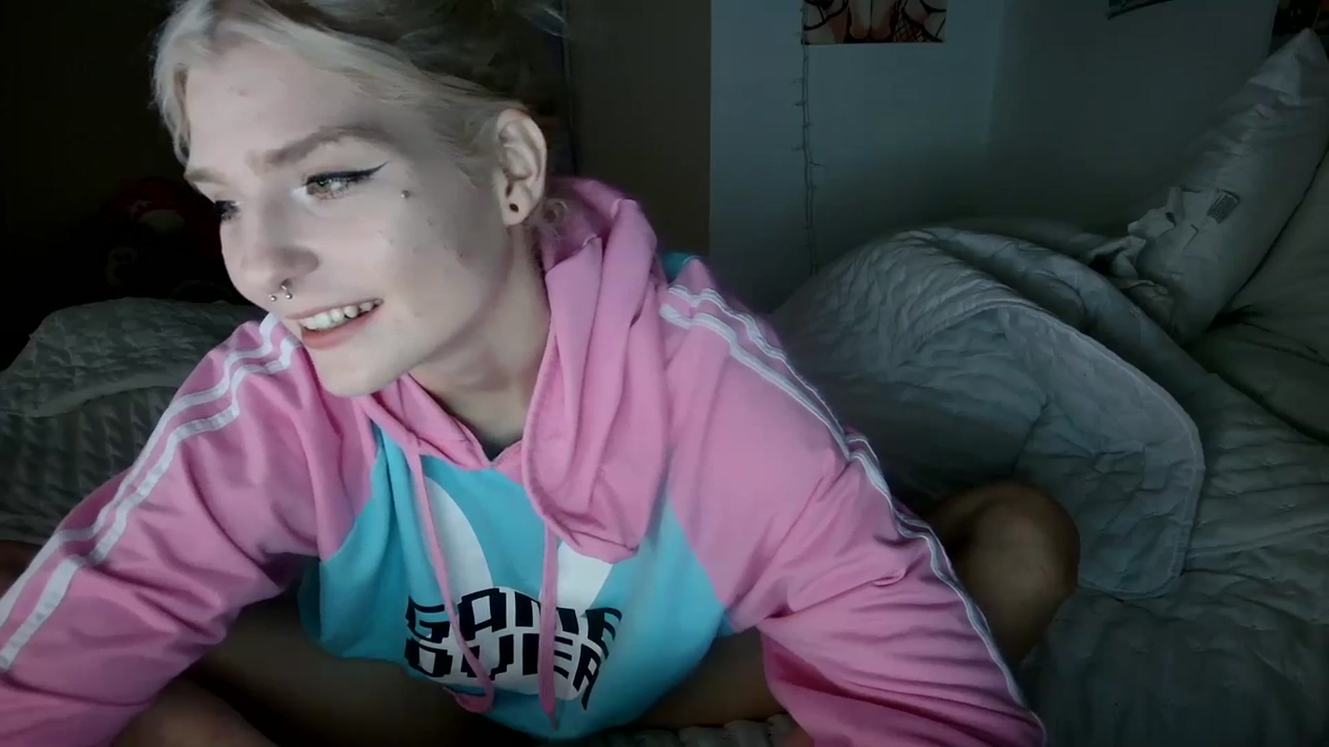 Gallery image thumbnail from DuckChan0's myfreecams stream on, 11/11/2023, 24:01 image 8 of 20