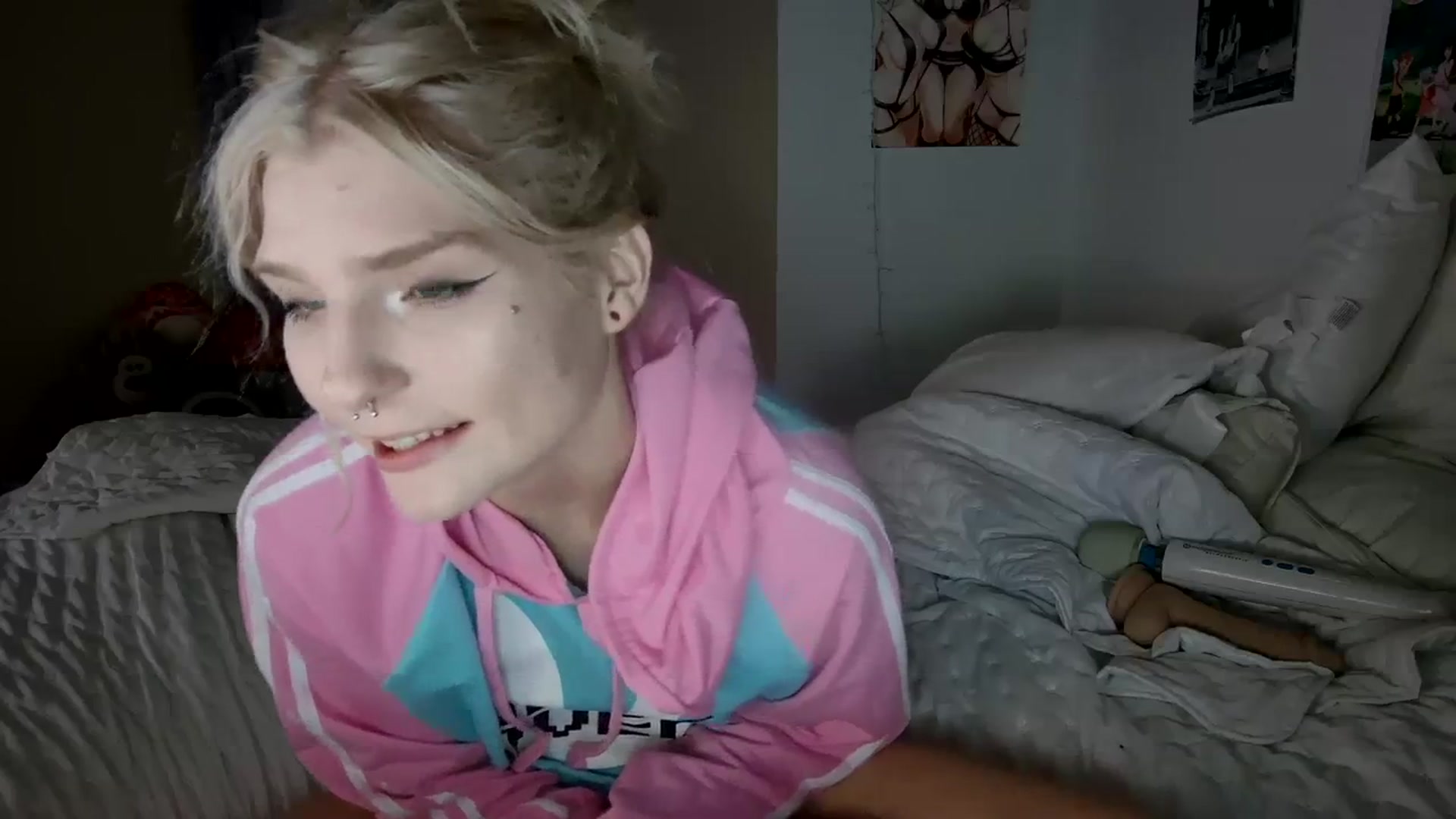 Gallery image thumbnail from DuckChan0's myfreecams stream on, 11/11/2023, 24:01 image 12 of 20