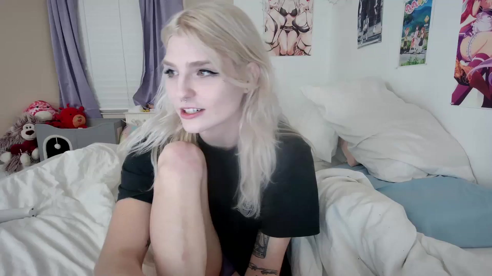 Gallery image thumbnail from DuckChan0's myfreecams stream on, 11/14/2023, 22:40 image 10 of 20