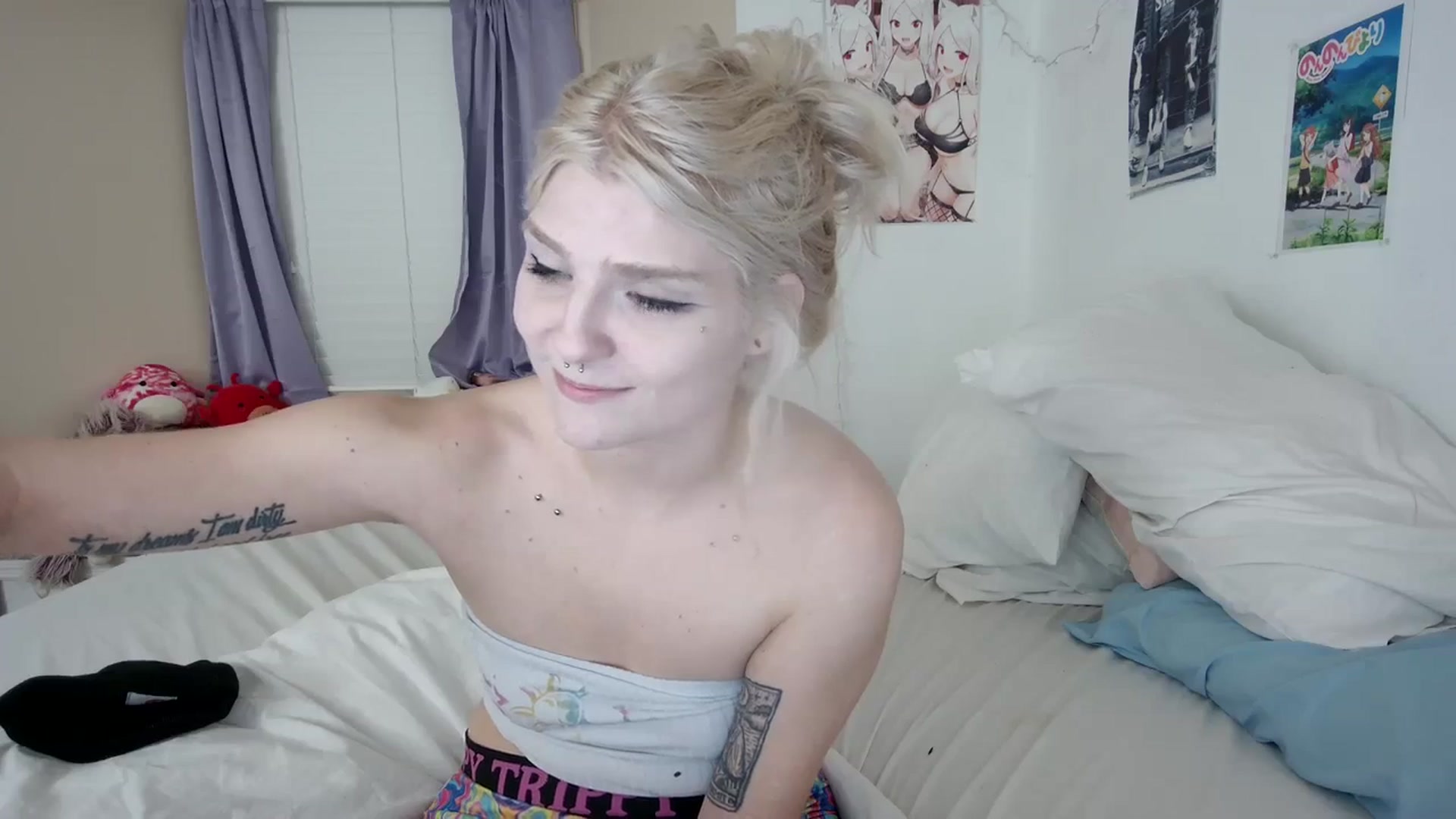 Gallery image thumbnail from DuckChan0's myfreecams stream on, 11/14/2023, 23:53 image 18 of 20