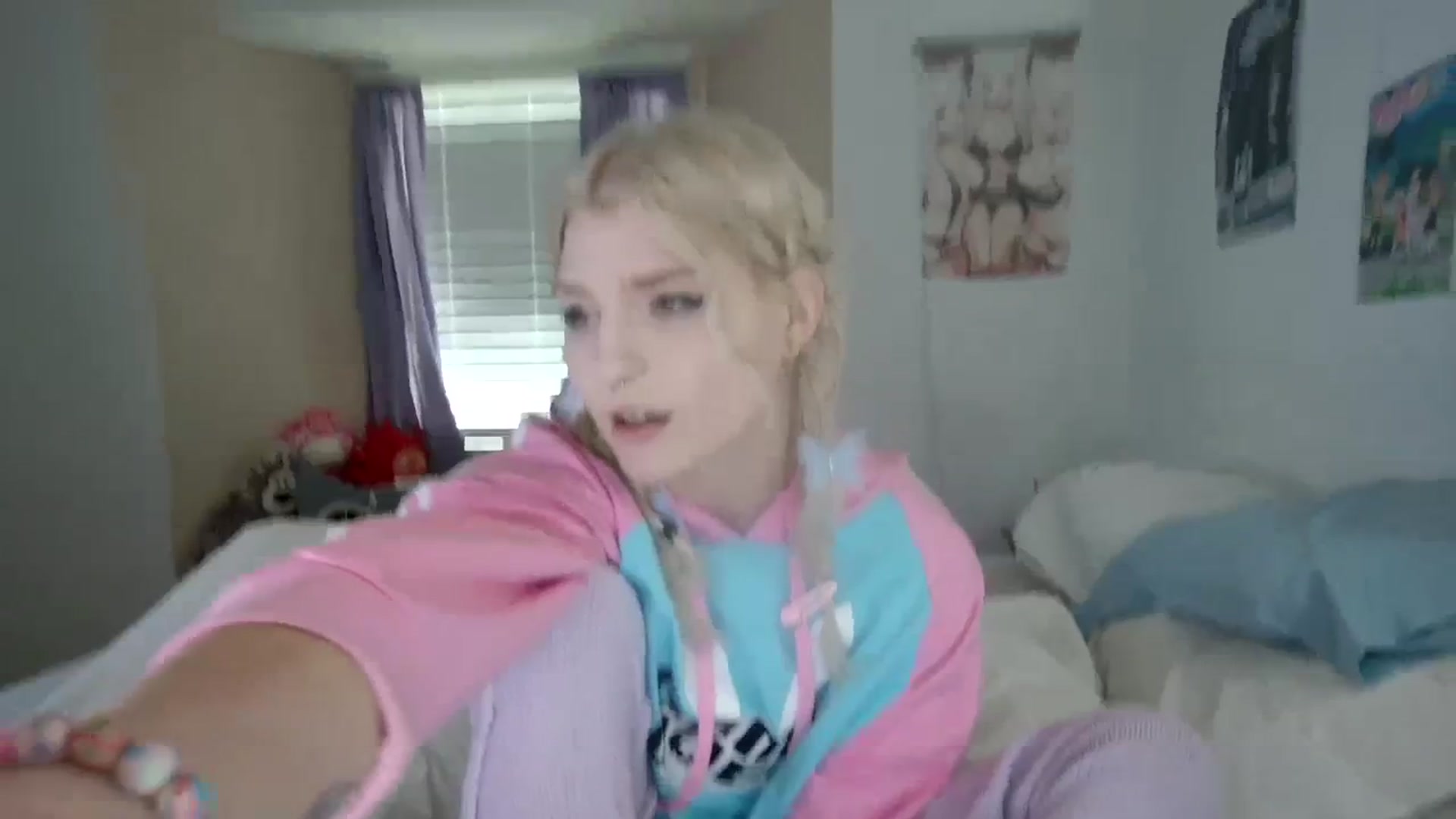 Gallery image thumbnail from DuckChan0's myfreecams stream on, 11/16/2023, 16:34 image 2 of 20