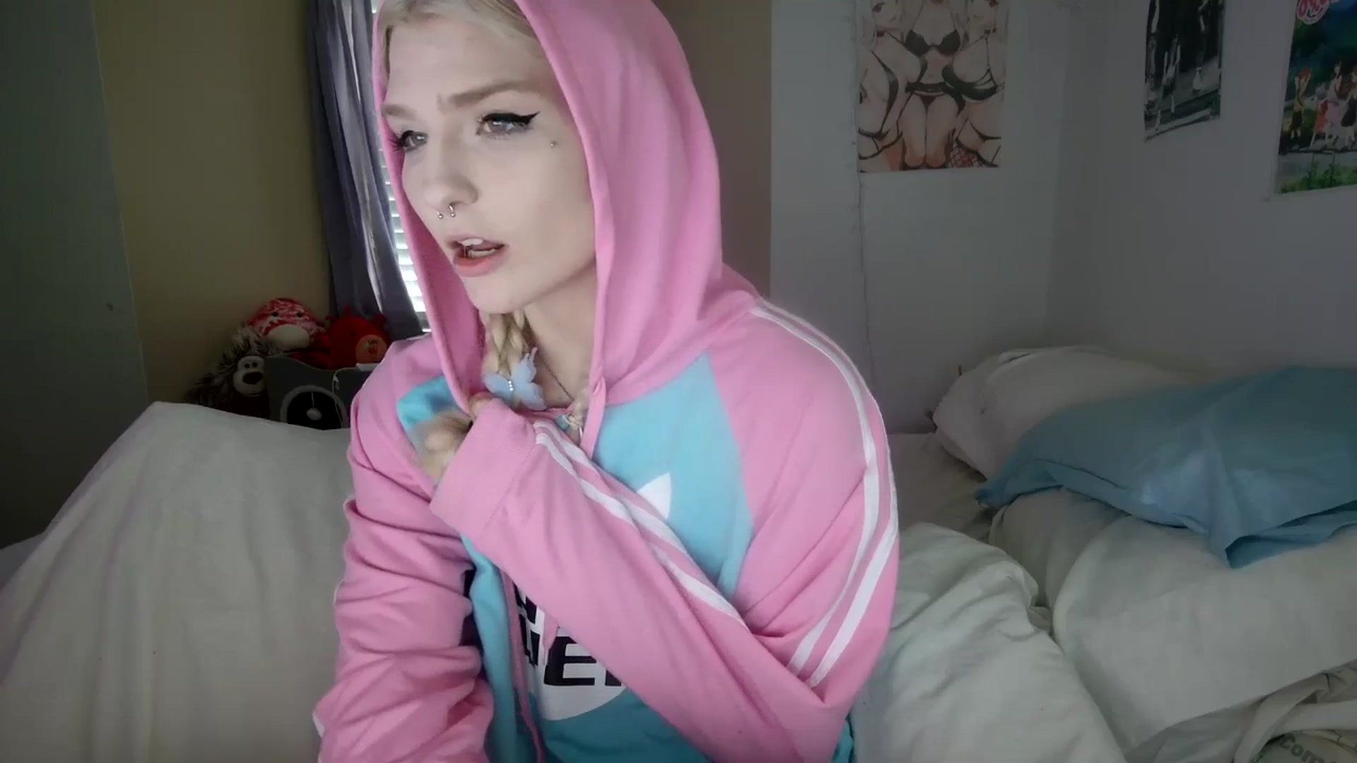 Gallery image thumbnail from DuckChan0's myfreecams stream on, 11/16/2023, 16:34 image 8 of 20