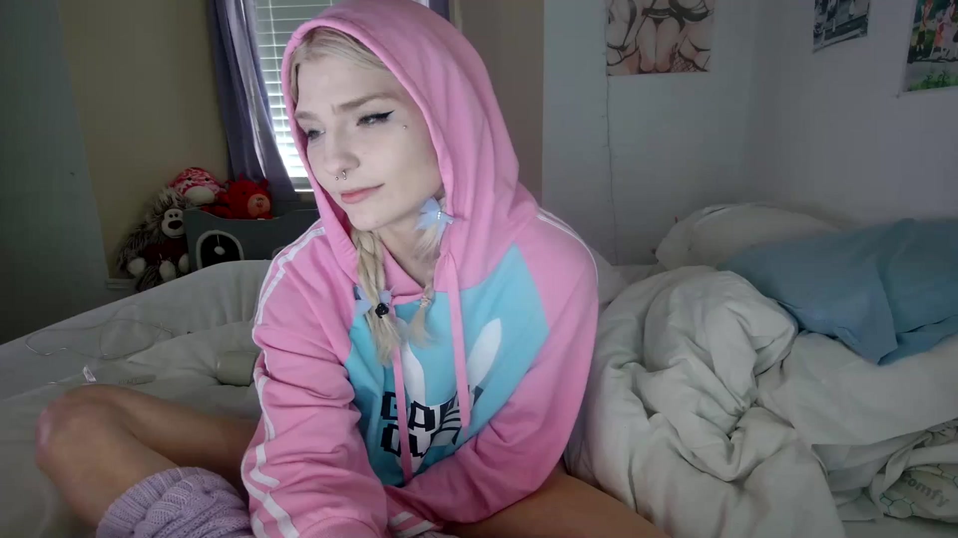 Gallery image thumbnail from DuckChan0's myfreecams stream on, 11/16/2023, 16:34 image 20 of 20