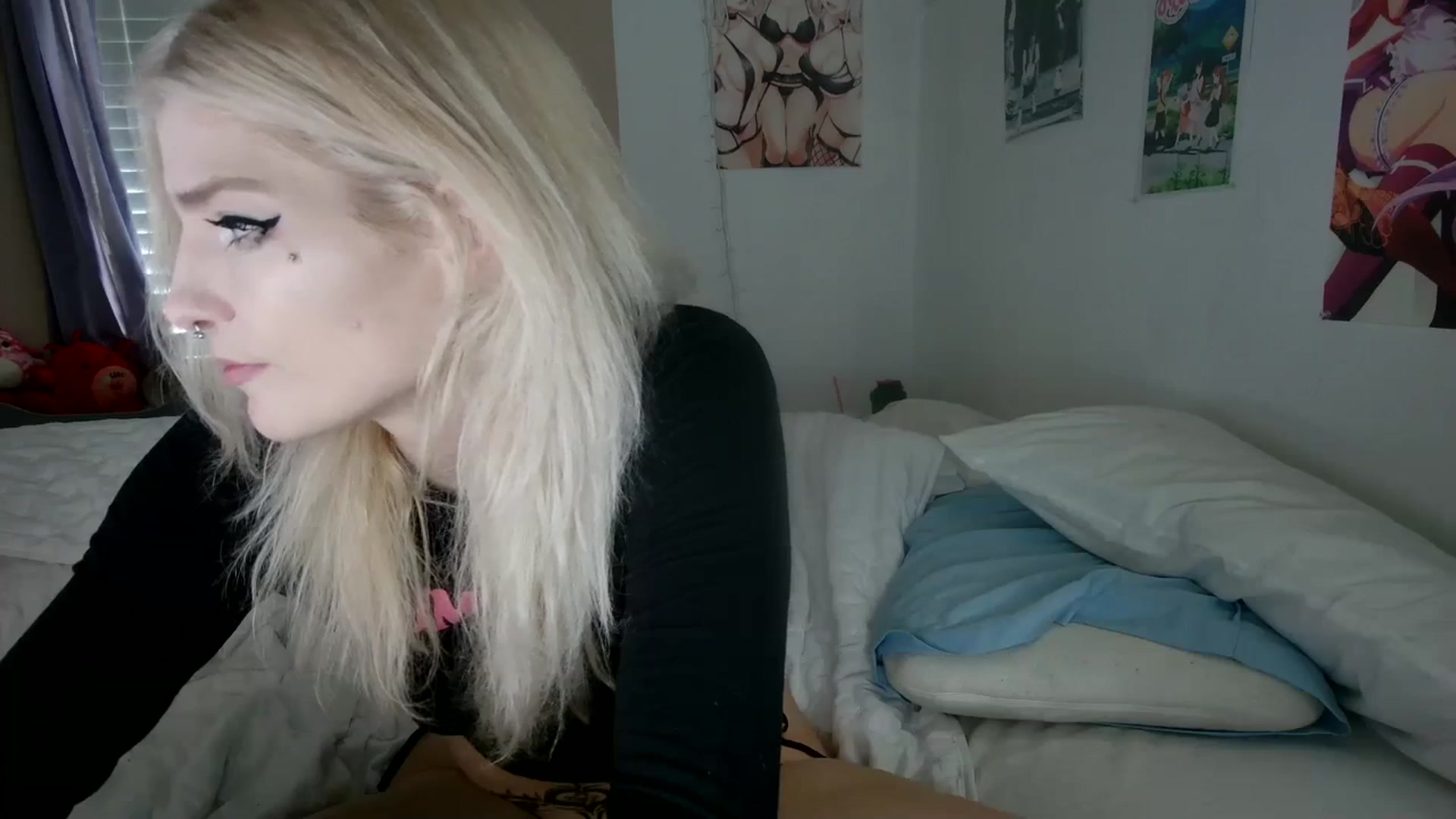 Gallery image thumbnail from DuckChan0's myfreecams stream on, 11/17/2023, 16:57 image 10 of 20
