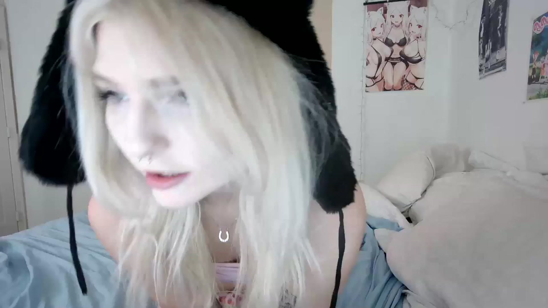 Gallery image thumbnail from DuckChan0's myfreecams stream on, 11/19/2023, 23:58 image 3 of 20