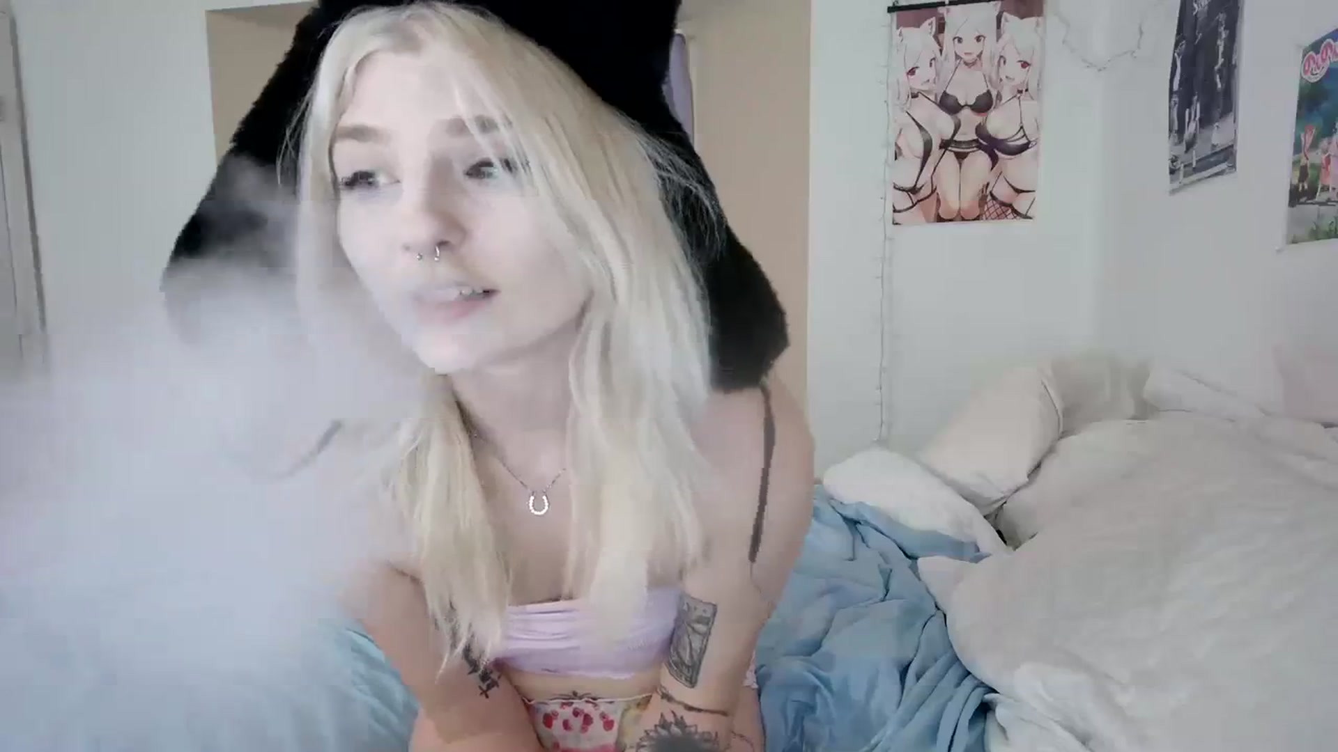Gallery image thumbnail from DuckChan0's myfreecams stream on, 11/19/2023, 23:58 image 2 of 20