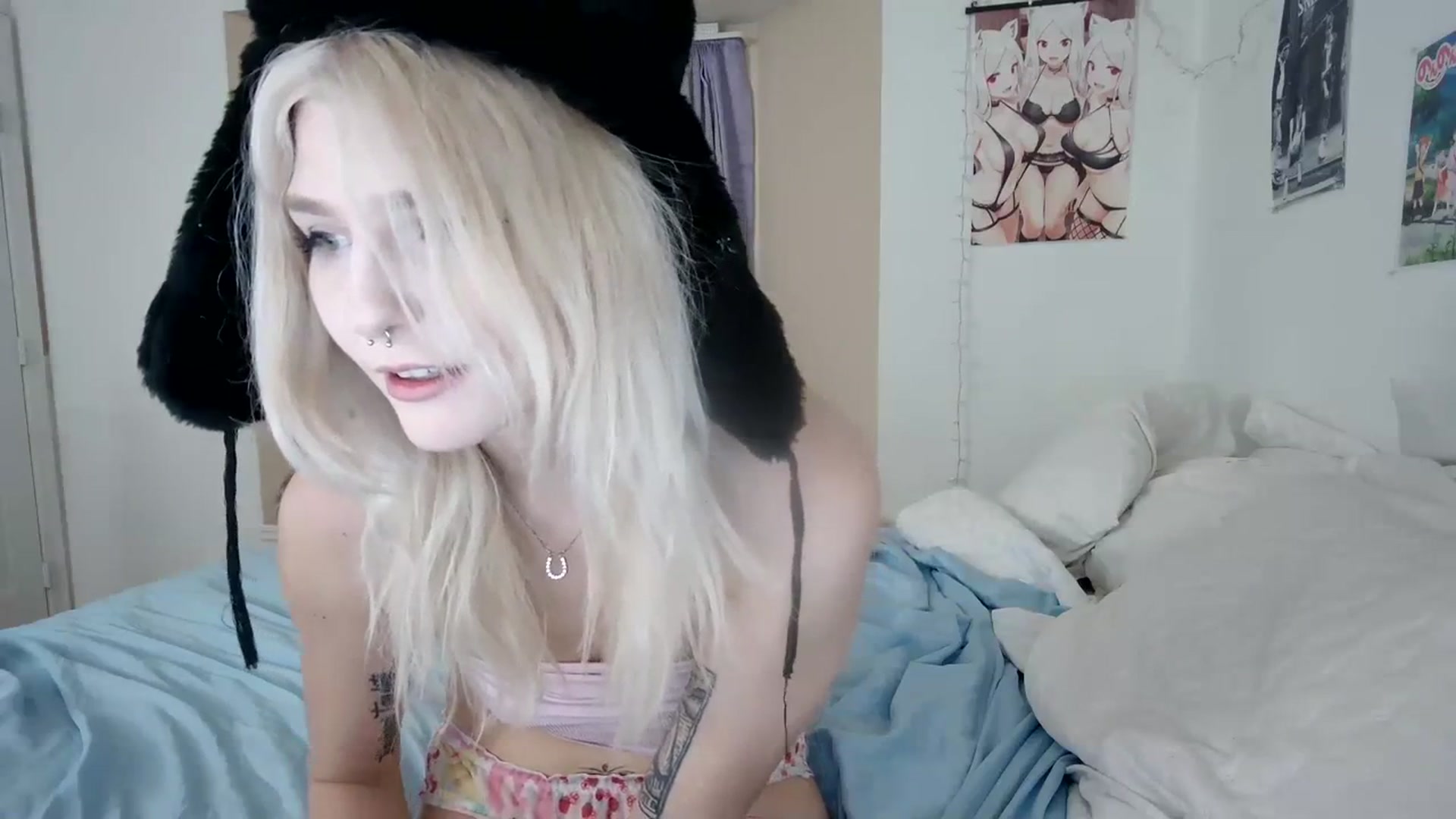 Gallery image thumbnail from DuckChan0's myfreecams stream on, 11/19/2023, 23:58 image 6 of 20