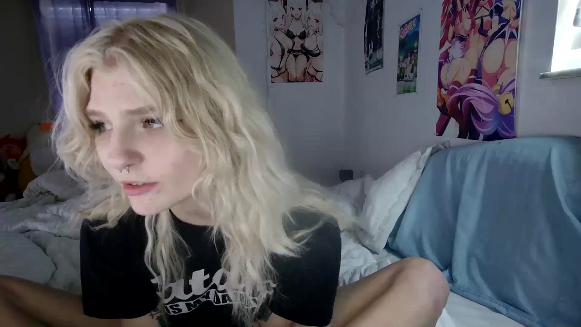 Gallery image thumbnail from DuckChan0's myfreecams stream on, 11/22/2023, 18:18 image 20 of 20