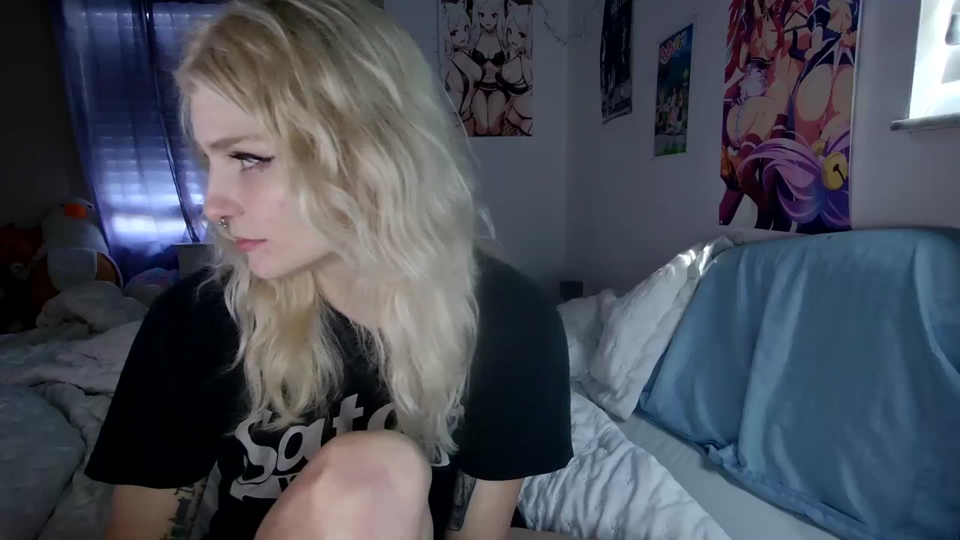 Gallery image thumbnail from DuckChan0's myfreecams stream on, 11/22/2023, 18:18 image 9 of 20