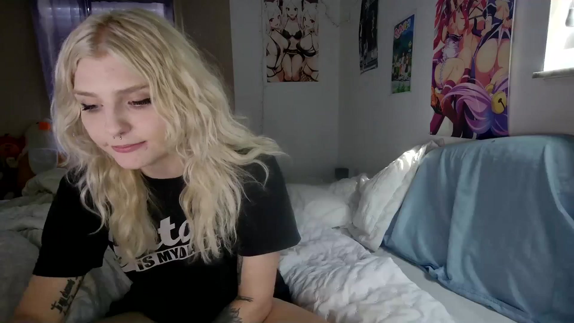 Gallery image thumbnail from DuckChan0's myfreecams stream on, 11/22/2023, 18:18 image 5 of 20