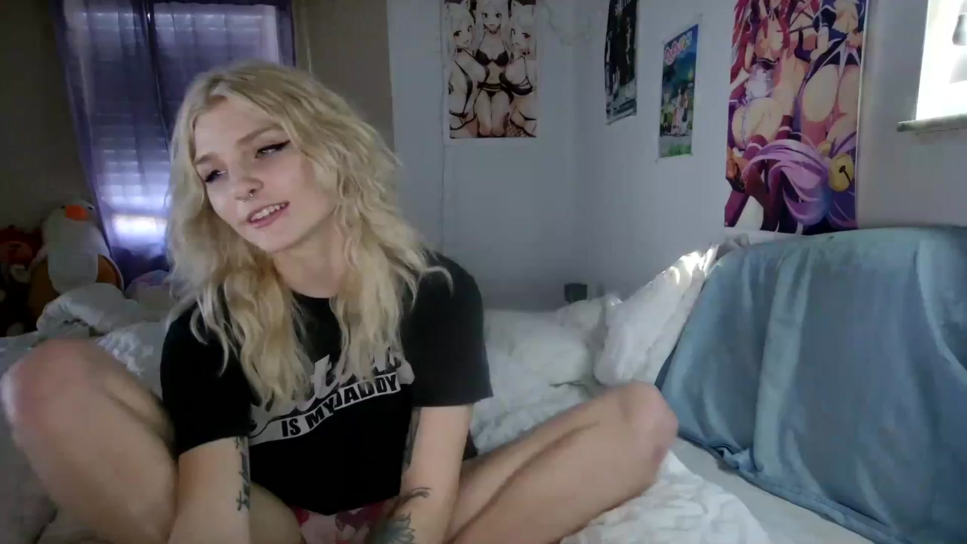 Gallery image thumbnail from DuckChan0's myfreecams stream on, 11/22/2023, 18:18 image 6 of 20