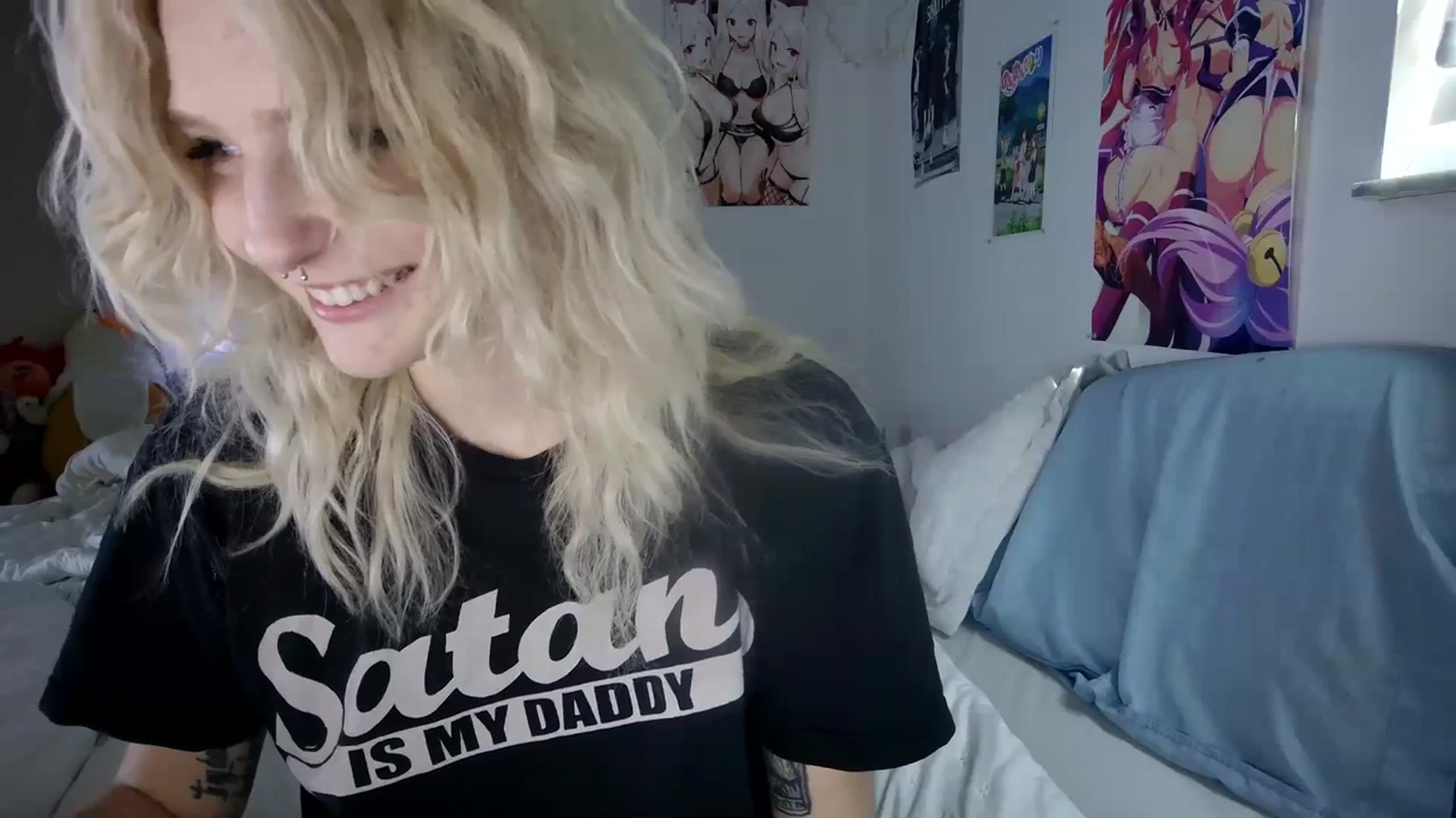 Gallery image thumbnail from DuckChan0's myfreecams stream on, 11/22/2023, 18:18 image 16 of 20