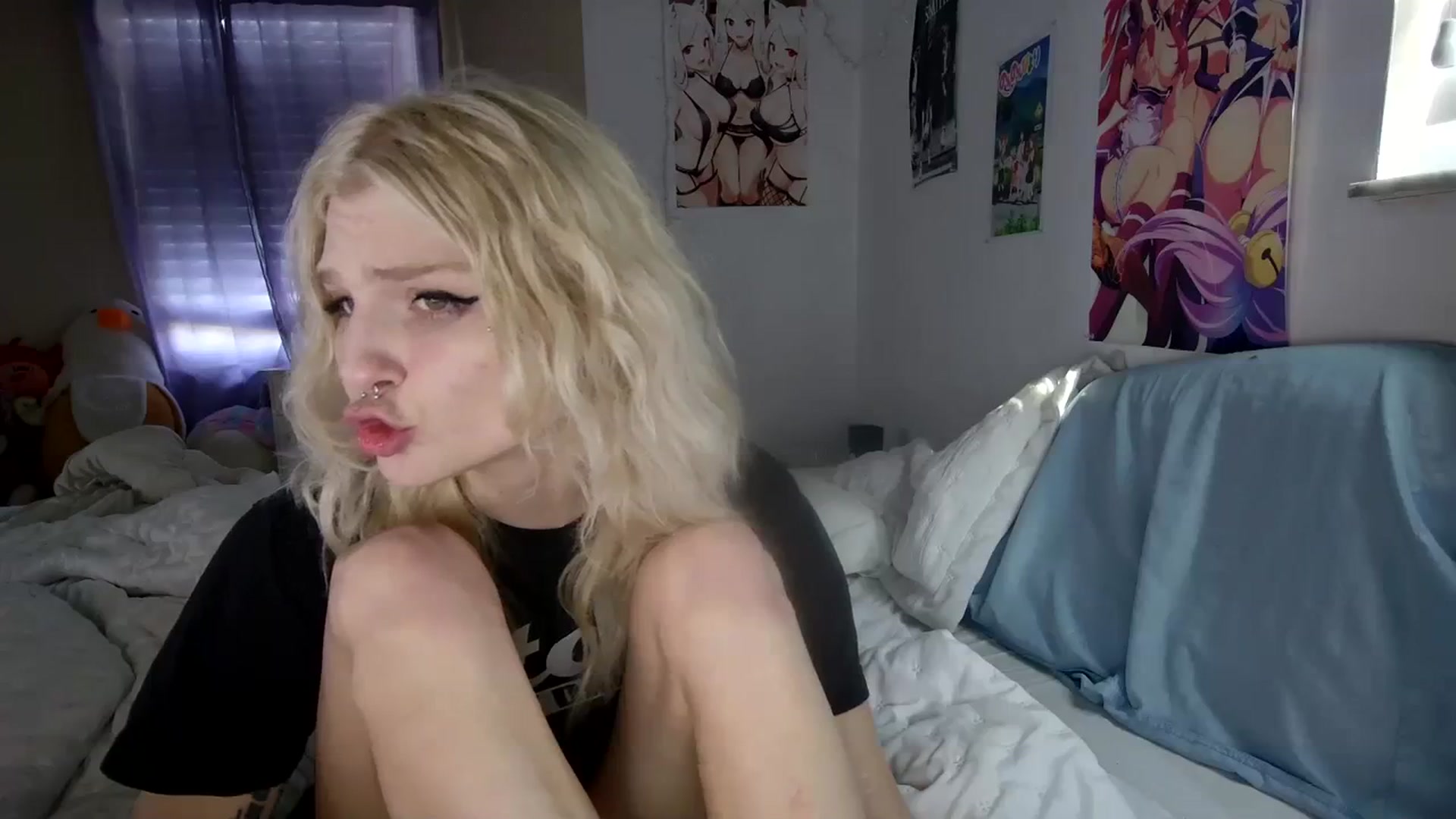 Gallery image thumbnail from DuckChan0's myfreecams stream on, 11/22/2023, 18:18 image 11 of 20