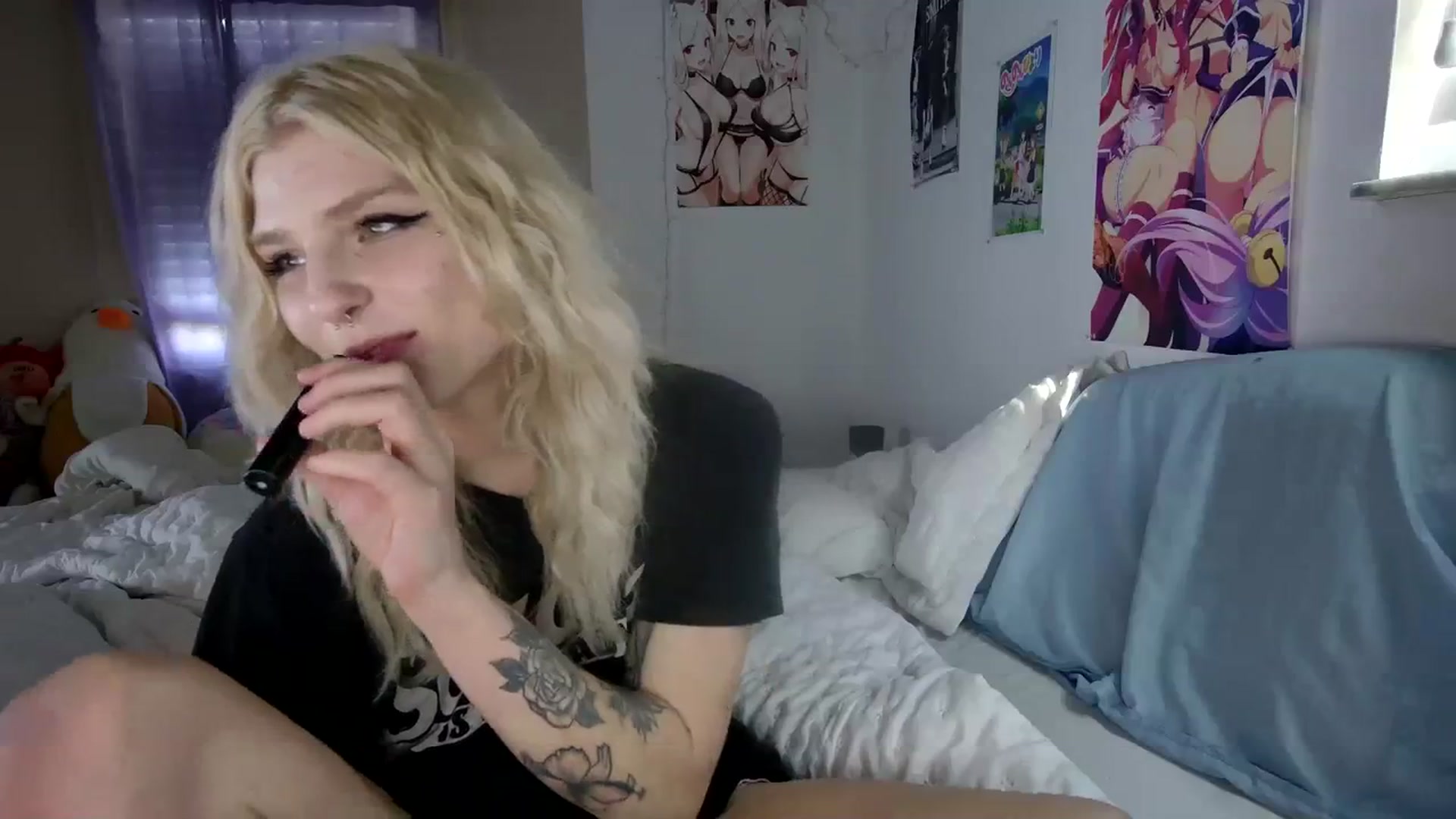 Gallery image thumbnail from DuckChan0's myfreecams stream on, 11/22/2023, 18:18 image 10 of 20