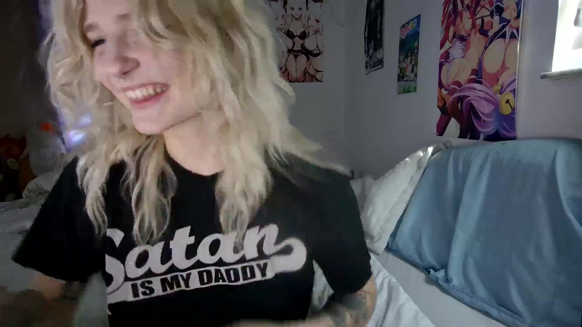 Gallery image thumbnail from DuckChan0's myfreecams stream on, 11/22/2023, 18:18 image 14 of 20