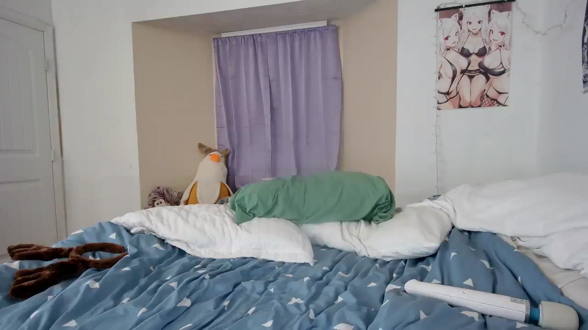 Gallery image thumbnail from DuckChan0's myfreecams stream on, 12/03/2023, 22:32 image 18 of 20