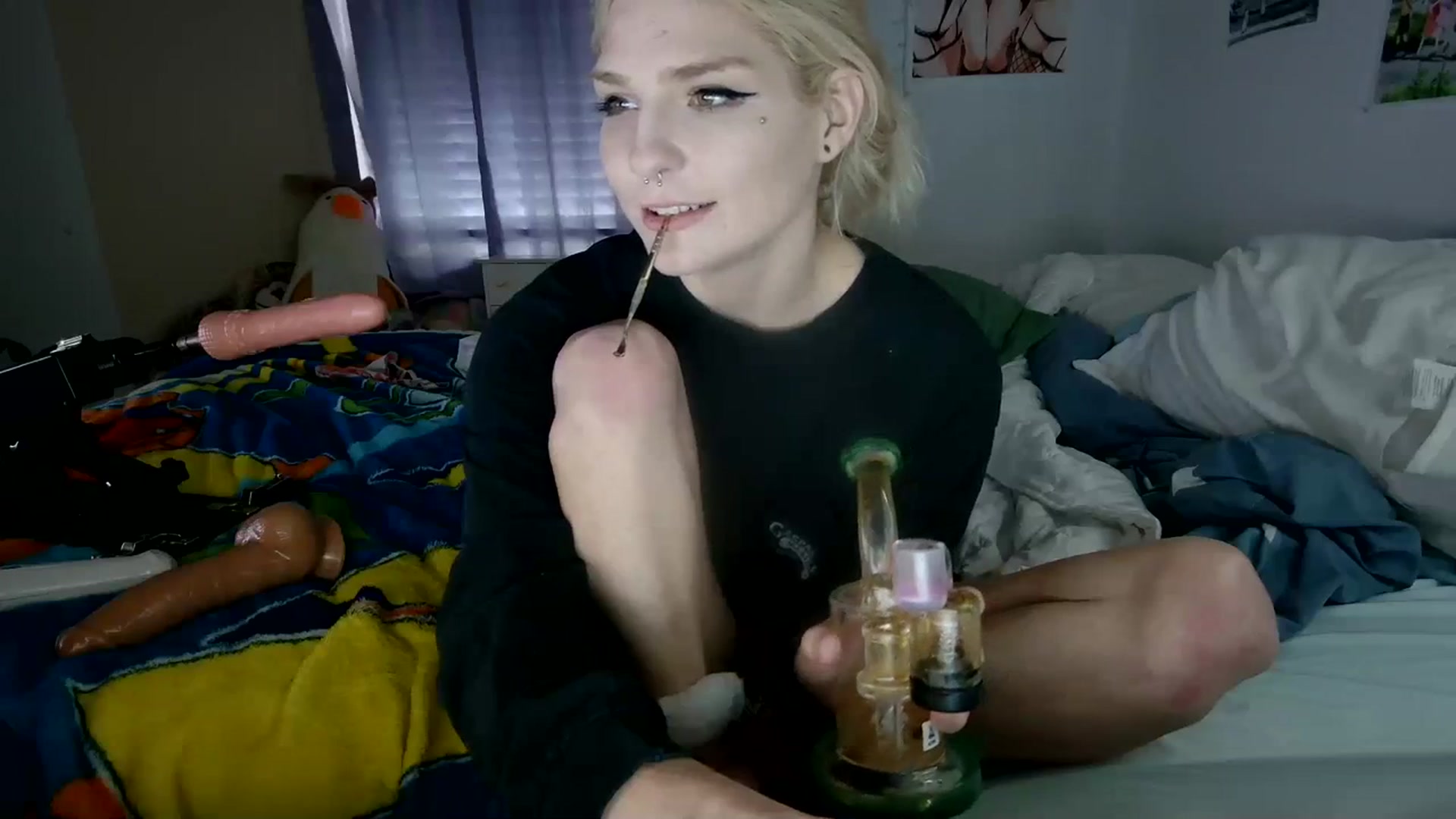 Gallery image thumbnail from DuckChan0's myfreecams stream on, 12/07/2023, 18:38 image 10 of 20