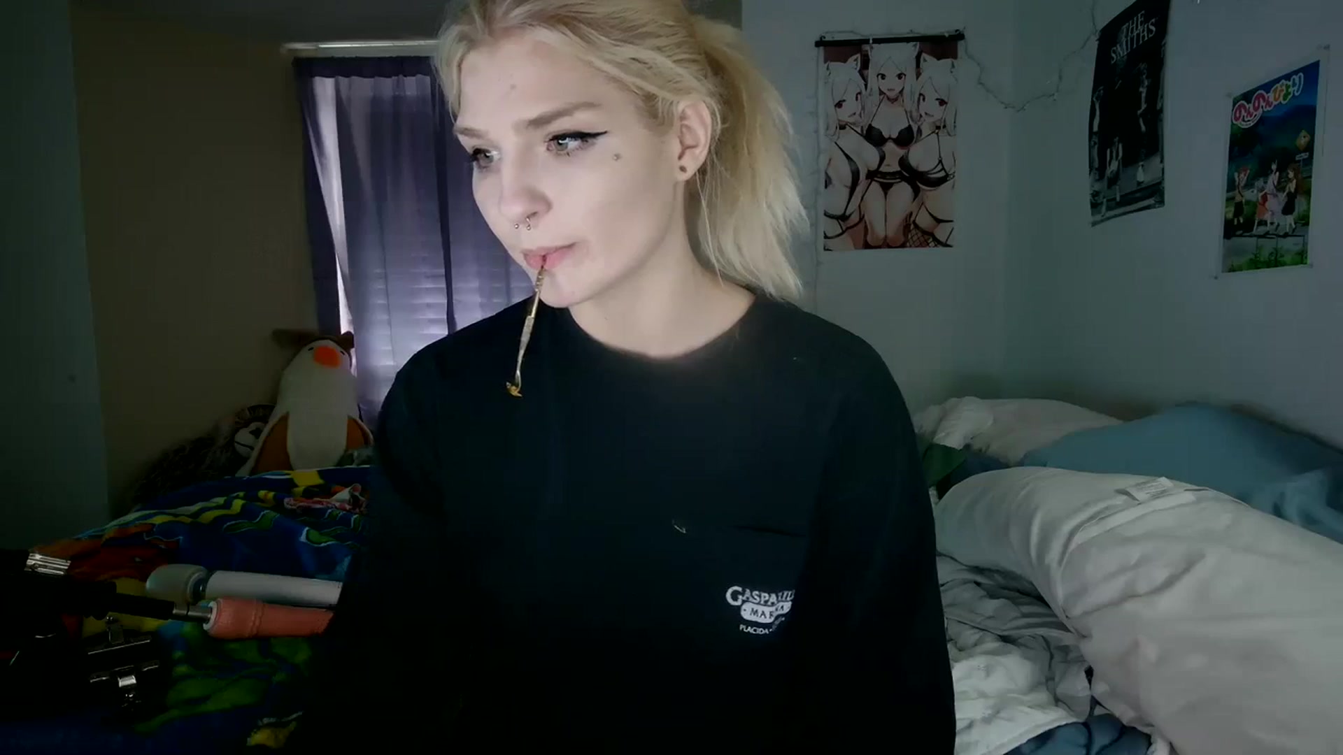 Gallery image thumbnail from DuckChan0's myfreecams stream on, 12/07/2023, 18:38 image 2 of 20