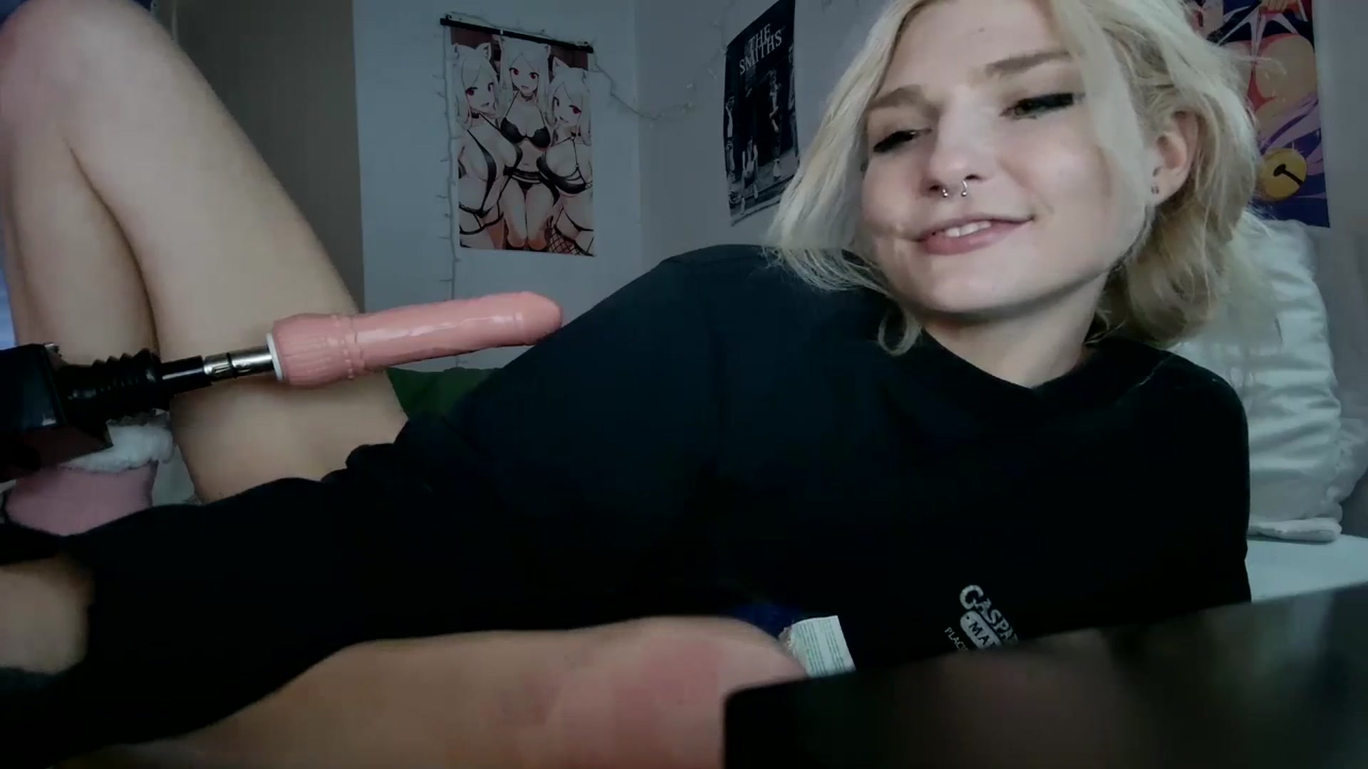 Gallery image thumbnail from DuckChan0's myfreecams stream on, 12/07/2023, 18:38 image 15 of 20