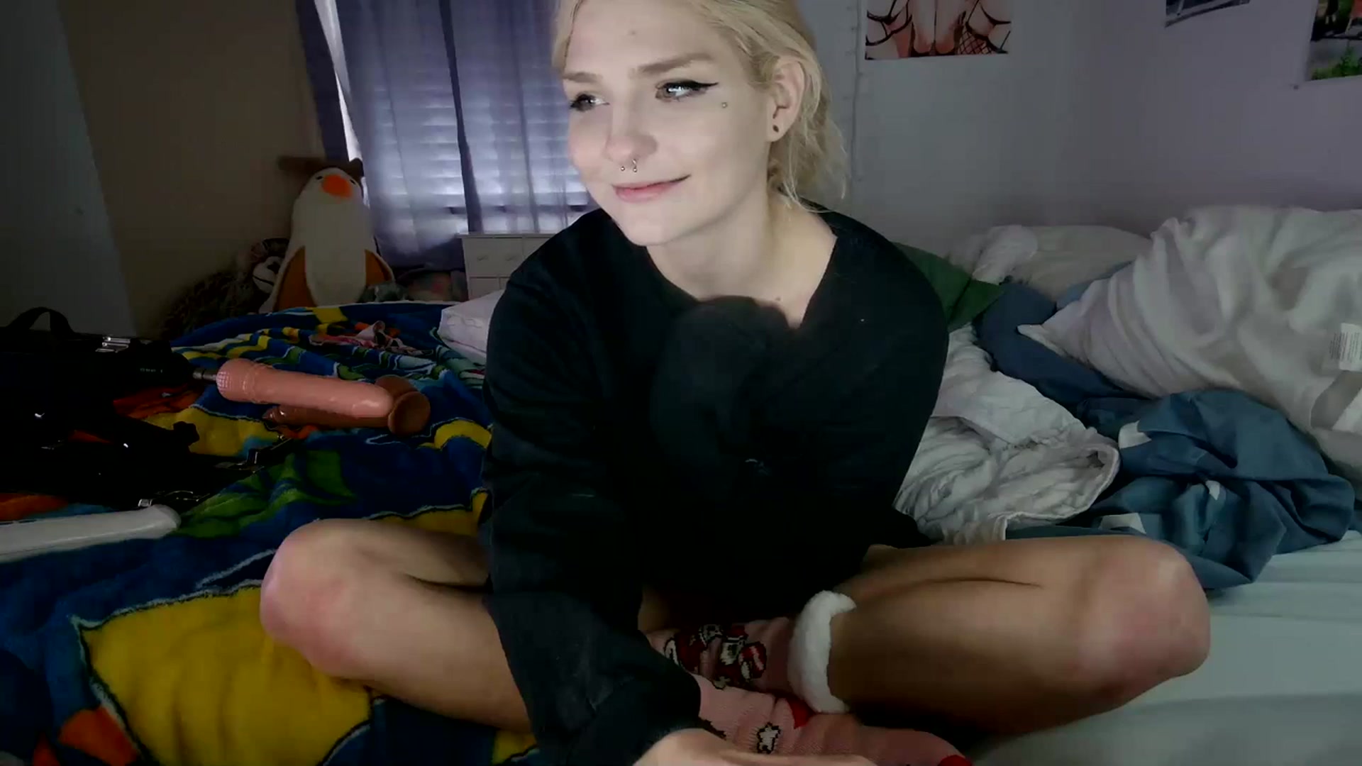 Gallery image thumbnail from DuckChan0's myfreecams stream on, 12/07/2023, 18:38 image 11 of 20