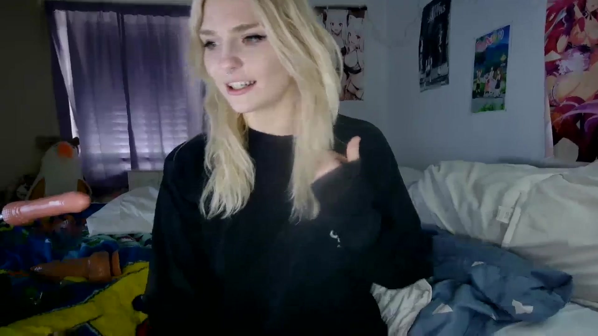 Gallery image thumbnail from DuckChan0's myfreecams stream on, 12/07/2023, 18:38 image 20 of 20