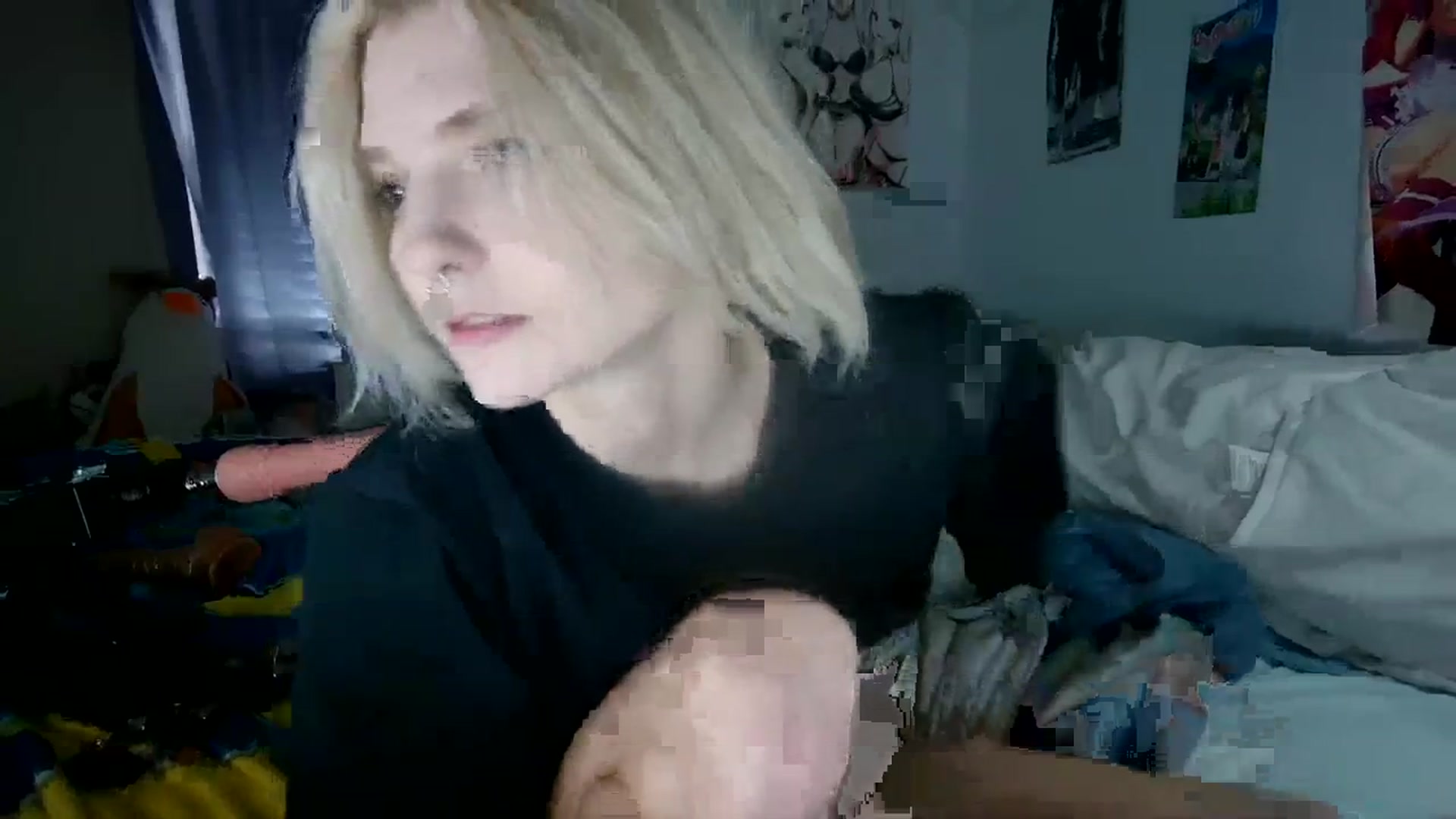 Gallery image thumbnail from DuckChan0's myfreecams stream on, 12/07/2023, 18:38 image 17 of 20