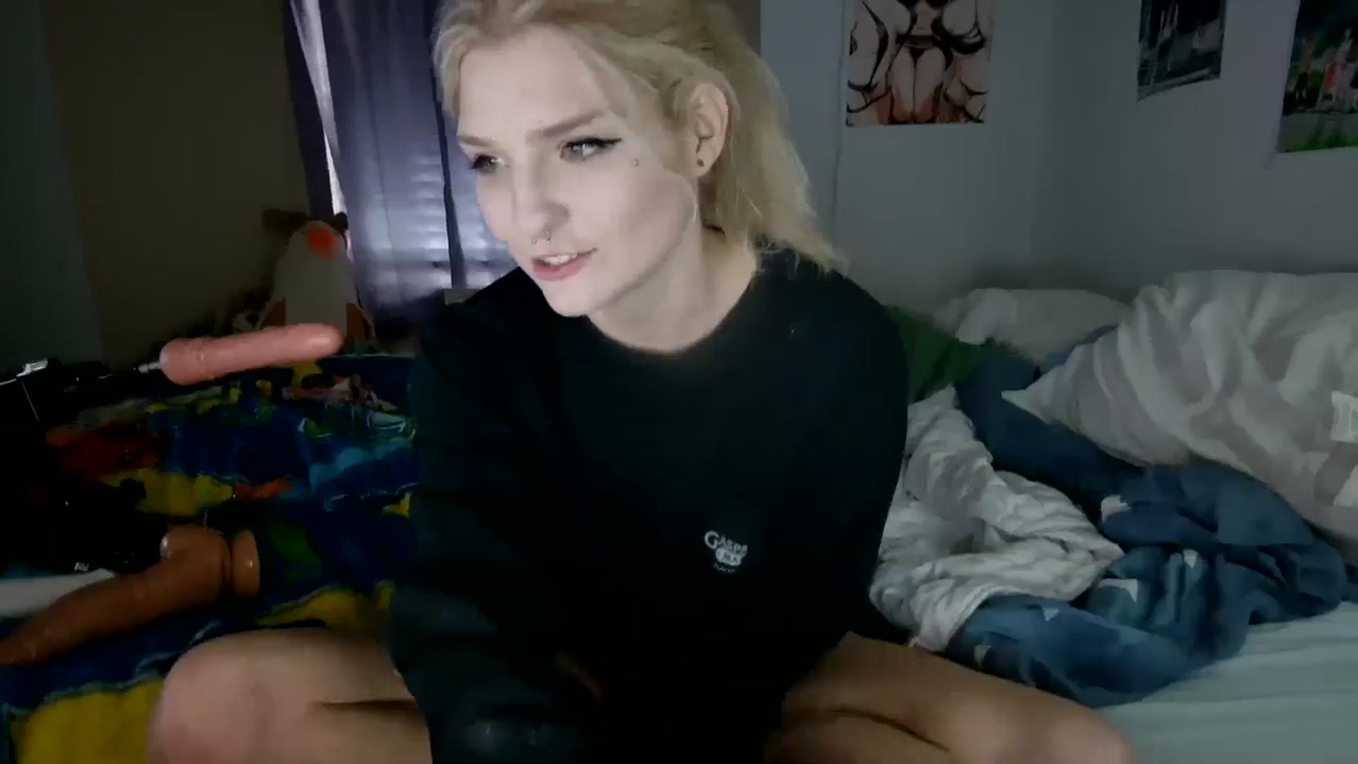 Gallery image thumbnail from DuckChan0's myfreecams stream on, 12/07/2023, 18:38 image 5 of 20