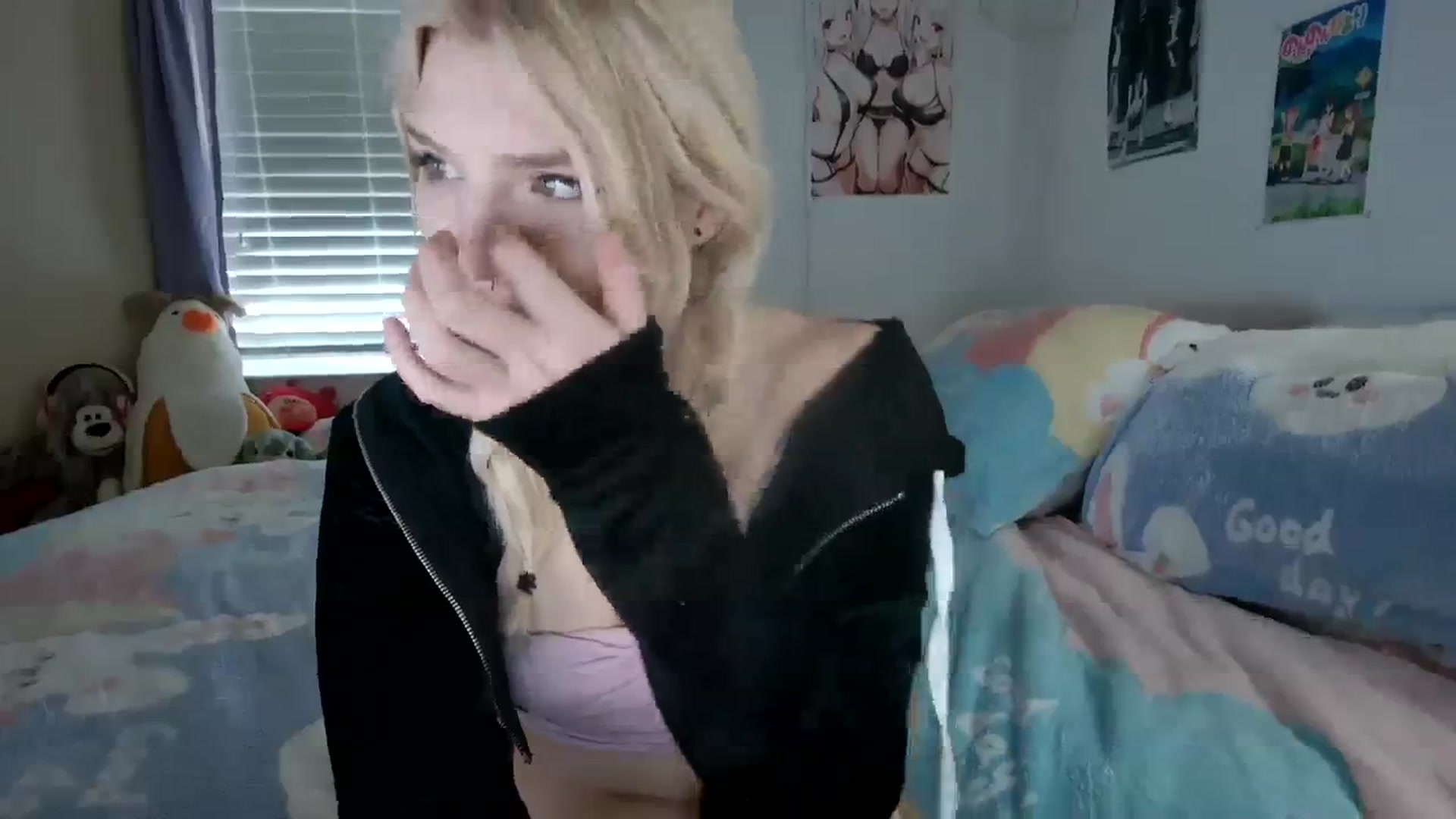 Gallery image thumbnail from DuckChan0's myfreecams stream on, 12/11/2023, 17:31 image 12 of 20