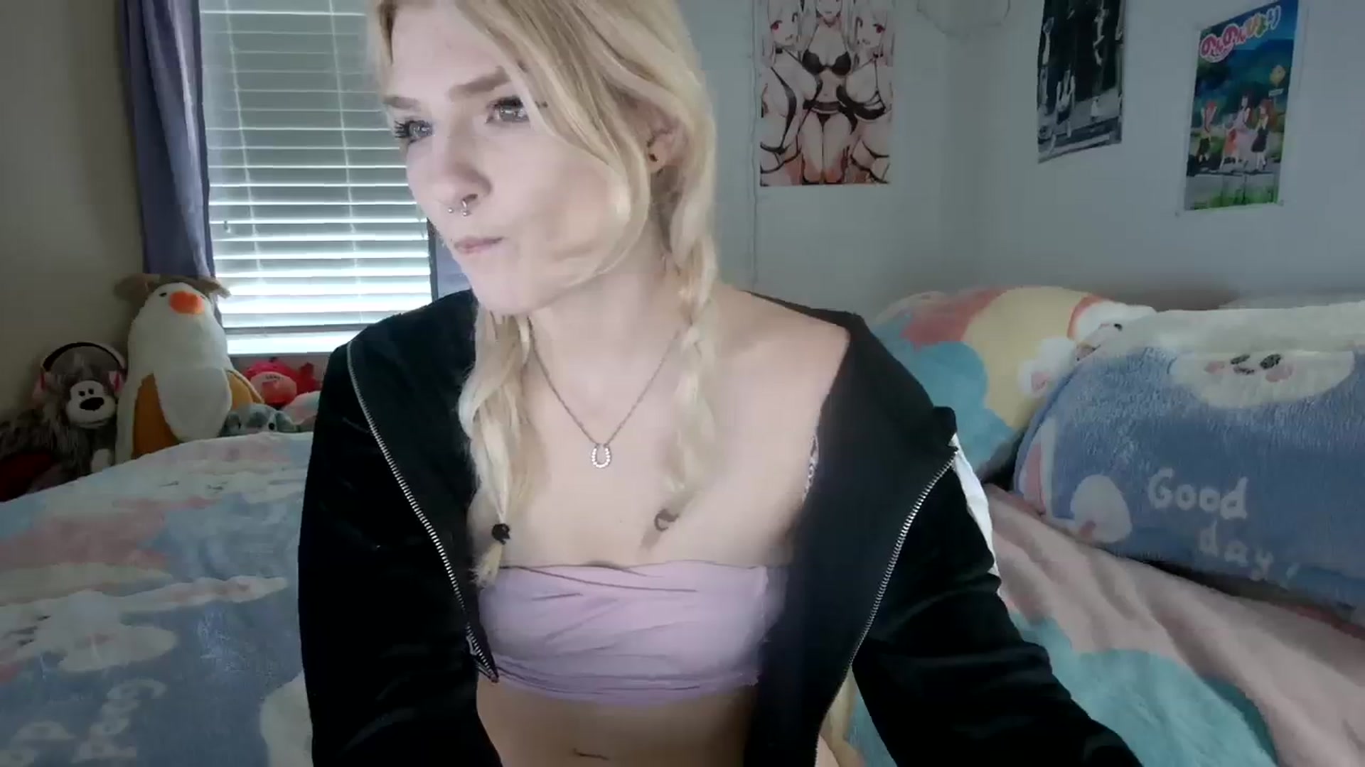 Gallery image thumbnail from DuckChan0's myfreecams stream on, 12/11/2023, 17:31 image 11 of 20