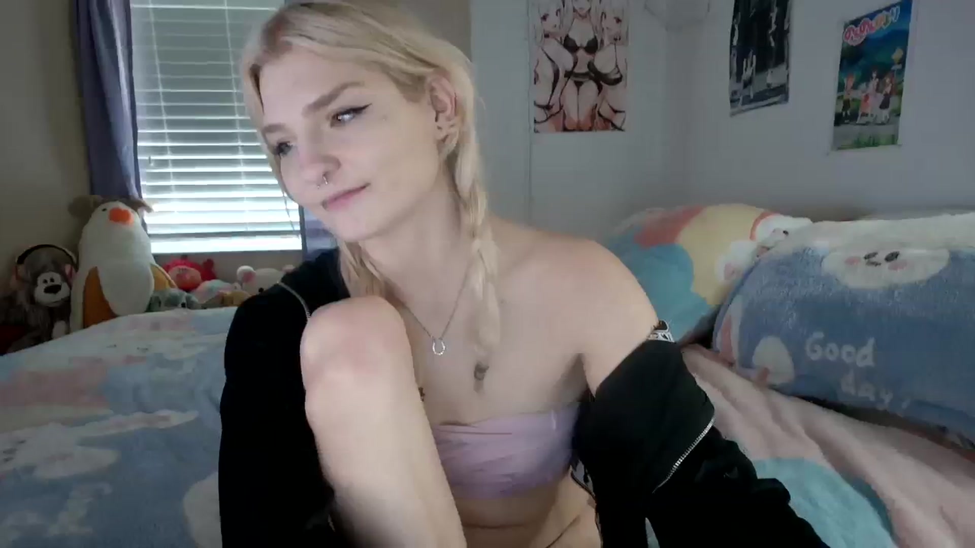 Gallery image thumbnail from DuckChan0's myfreecams stream on, 12/11/2023, 17:31 image 16 of 20