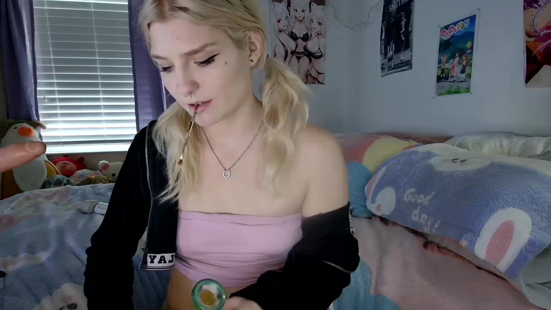 Gallery image thumbnail from DuckChan0's myfreecams stream on, 12/11/2023, 18:35 image 14 of 20