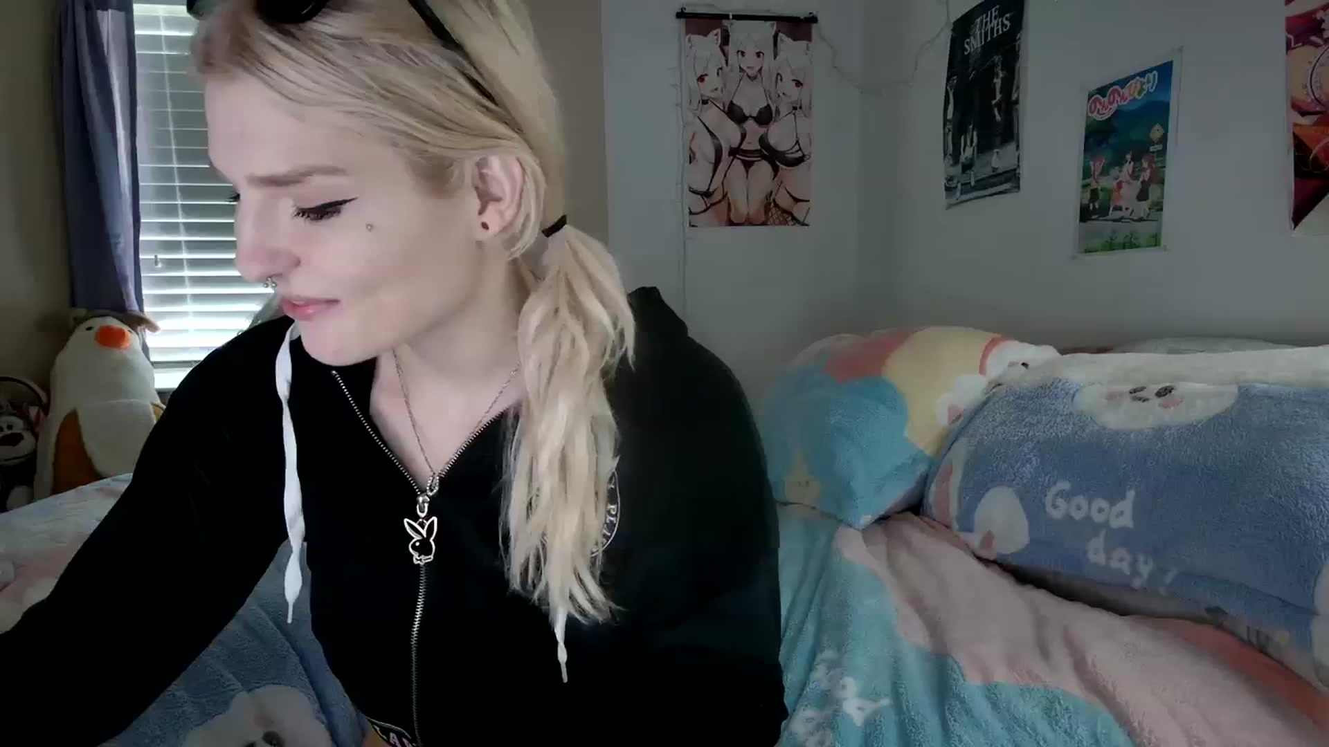 Gallery image thumbnail from DuckChan0's myfreecams stream on, 12/11/2023, 18:35 image 3 of 20