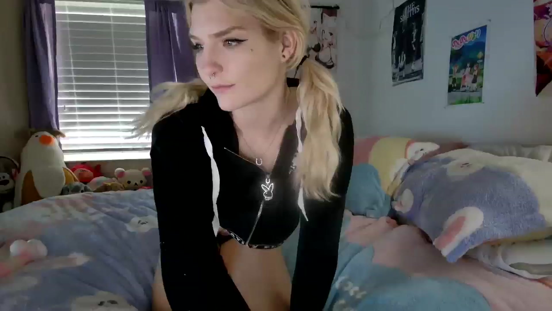 Gallery image thumbnail from DuckChan0's myfreecams stream on, 12/11/2023, 18:35 image 4 of 20