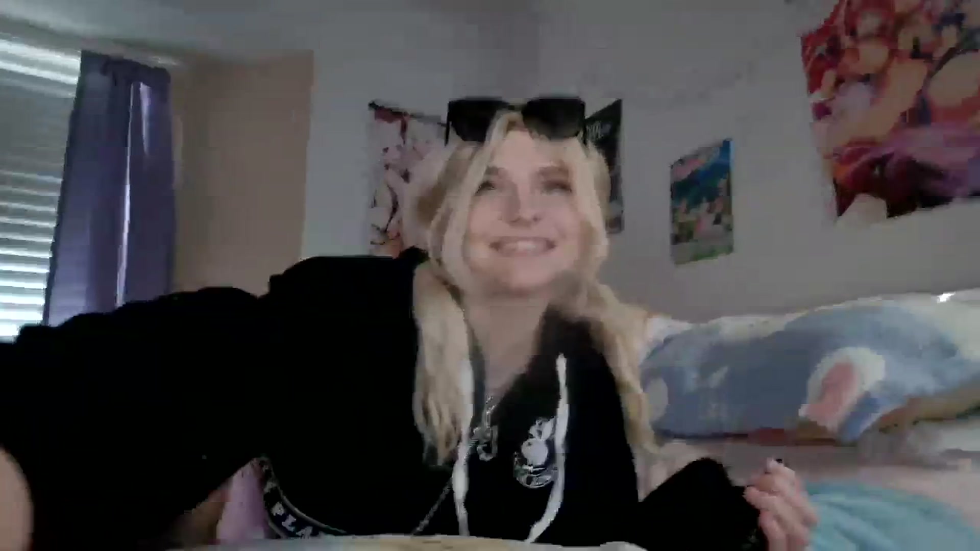 Gallery image thumbnail from DuckChan0's myfreecams stream on, 12/11/2023, 18:35 image 6 of 20
