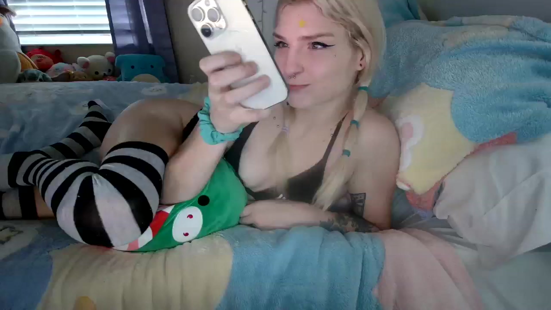 Gallery image thumbnail from DuckChan0's myfreecams stream on, 12/12/2023, 18:00 image 13 of 20