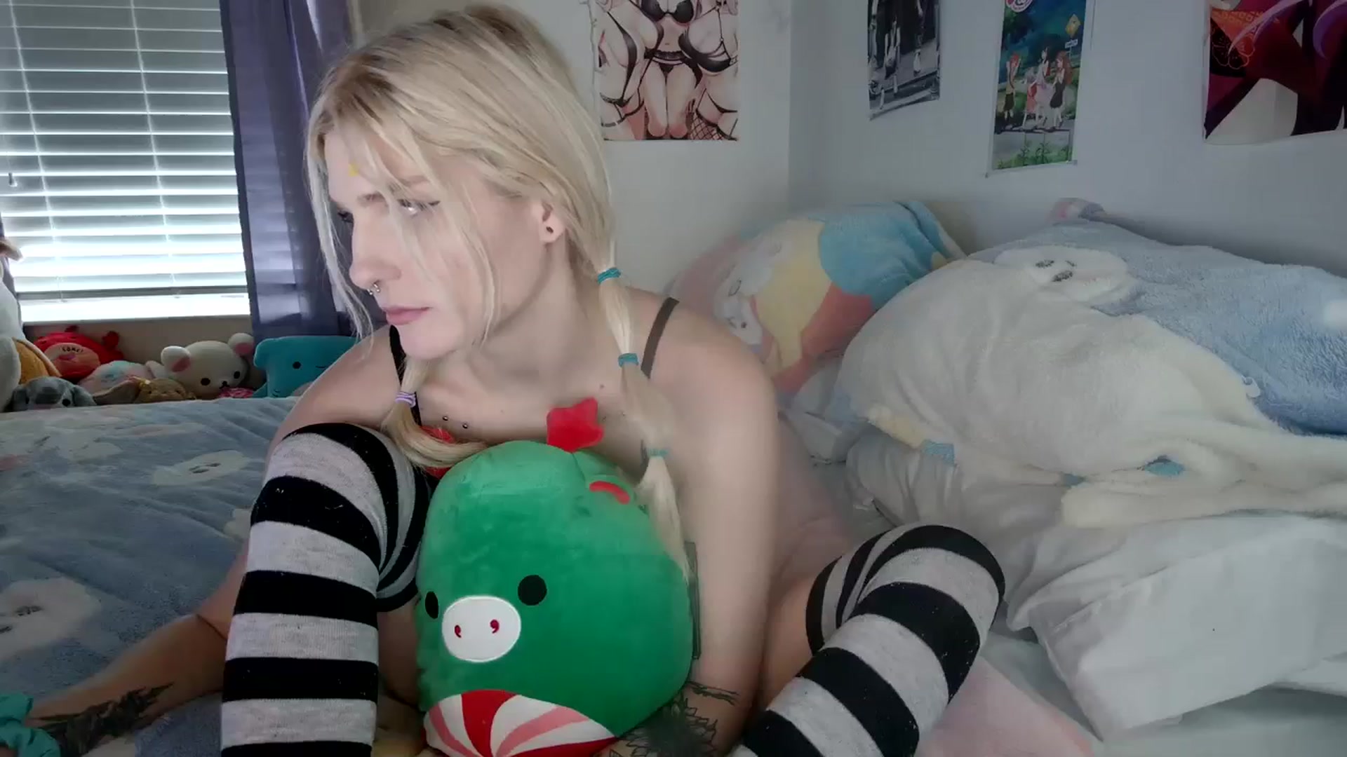 Gallery image thumbnail from DuckChan0's myfreecams stream on, 12/12/2023, 18:48 image 5 of 20
