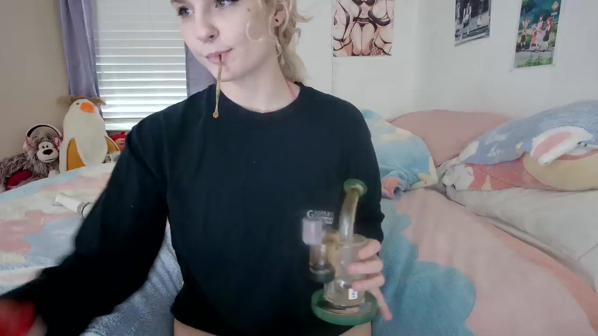 Gallery image thumbnail from DuckChan0's myfreecams stream on, 12/13/2023, 16:21 image 2 of 20