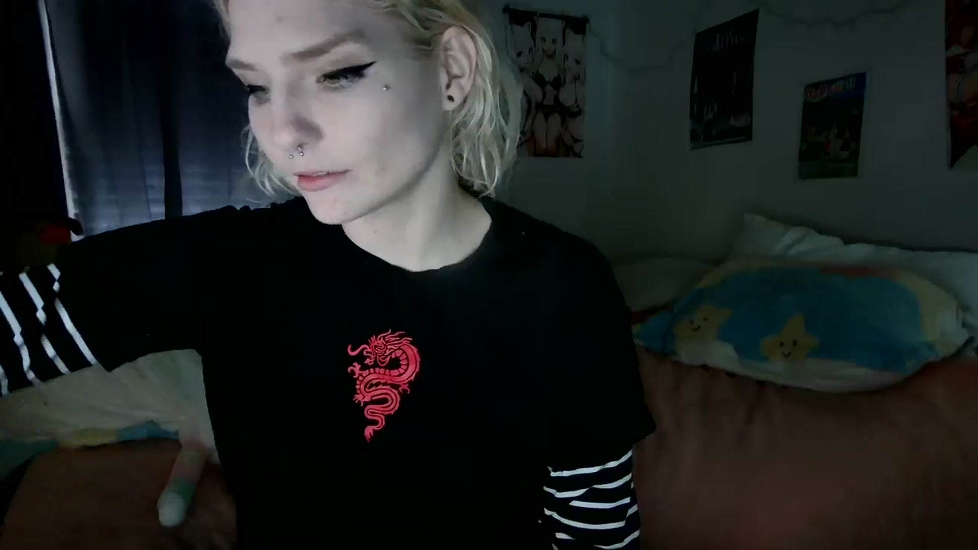Gallery image thumbnail from DuckChan0's myfreecams stream on, 12/14/2023, 18:09 image 17 of 20