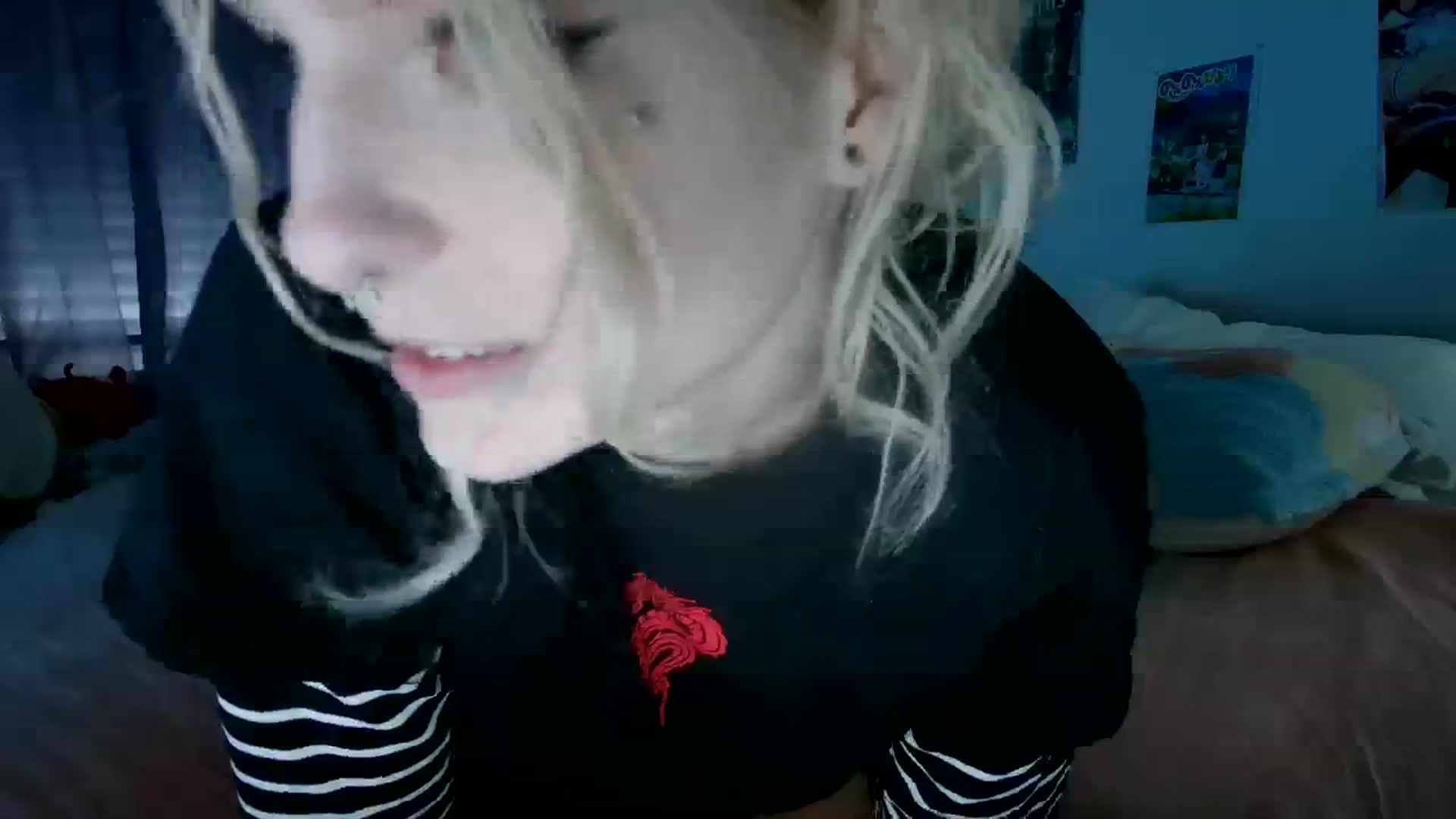 Gallery image thumbnail from DuckChan0's myfreecams stream on, 12/14/2023, 18:09 image 13 of 20