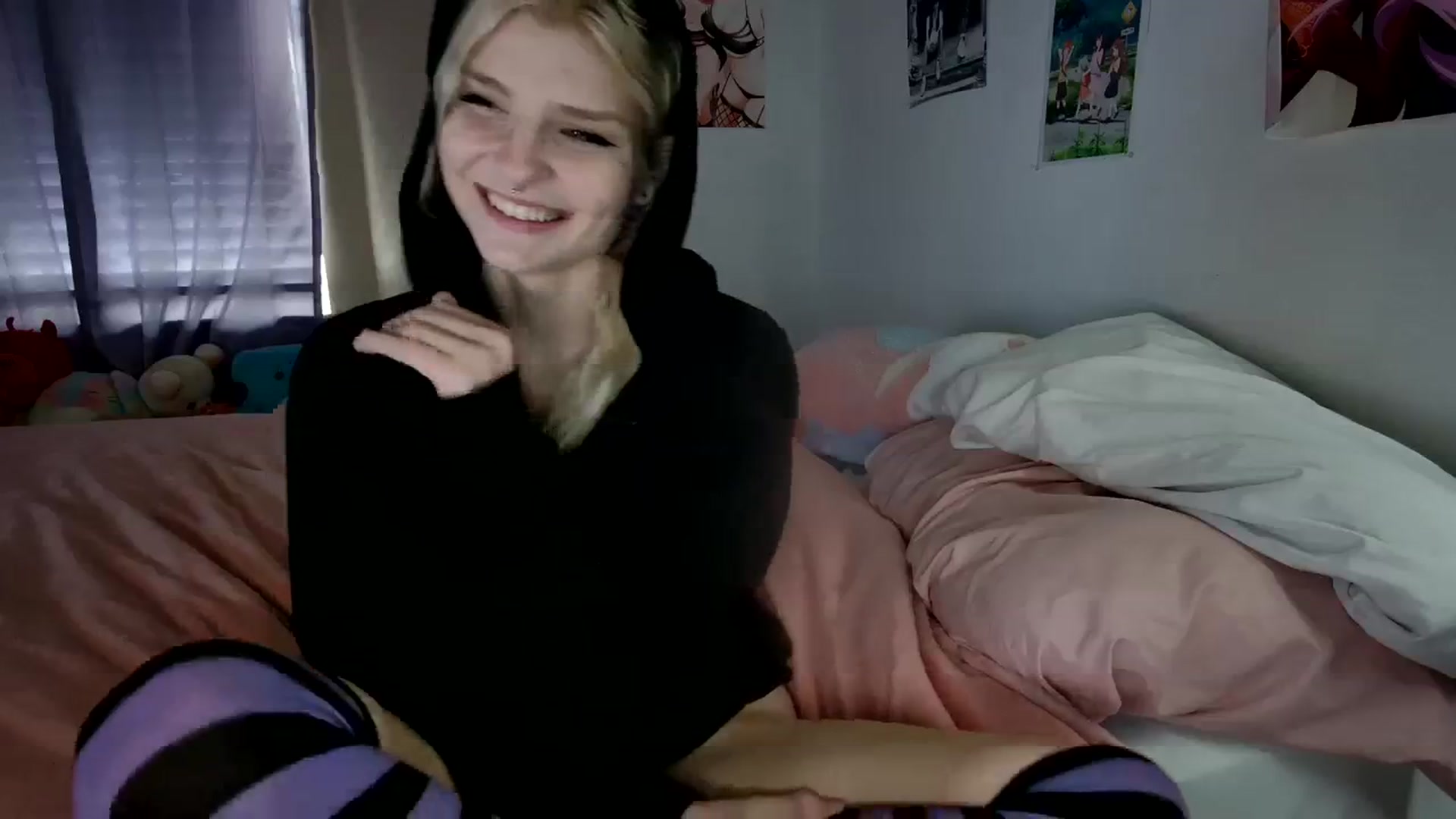 Gallery image thumbnail from DuckChan0's myfreecams stream on, 12/15/2023, 19:17 image 13 of 20