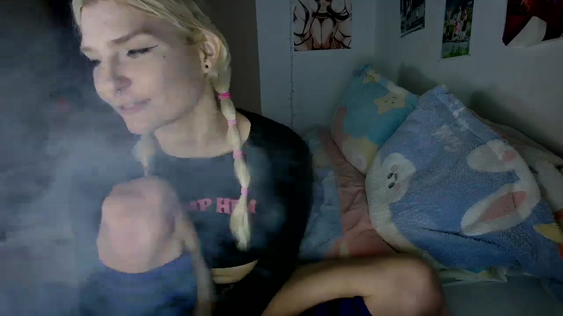 Gallery image thumbnail from DuckChan0's myfreecams stream on, 12/16/2023, 23:52 image 6 of 20